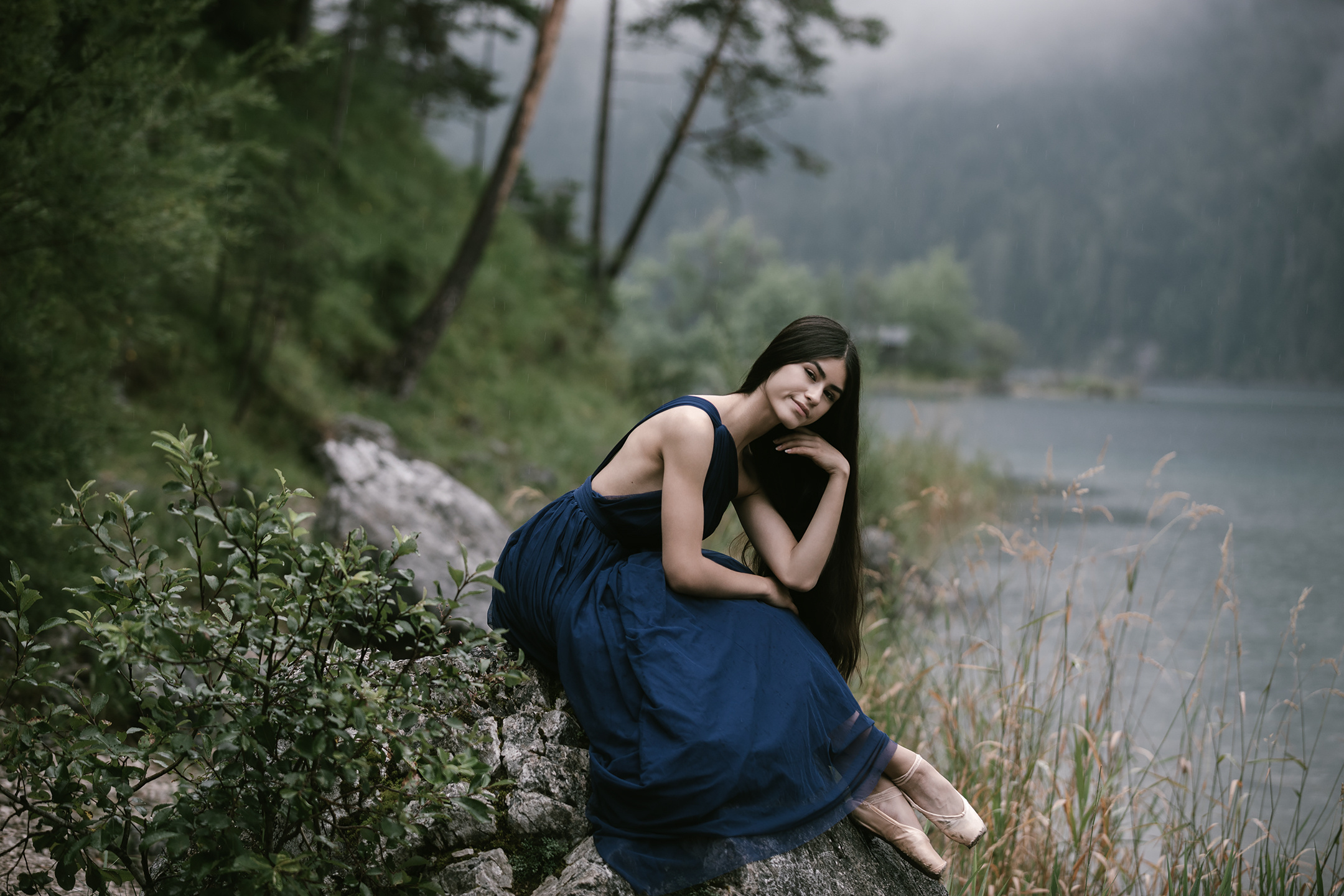 Ballet Portraits at Eibsee in the Rain. Lake Constance & Allgäu Wedding Photographer | Liliana Berkut