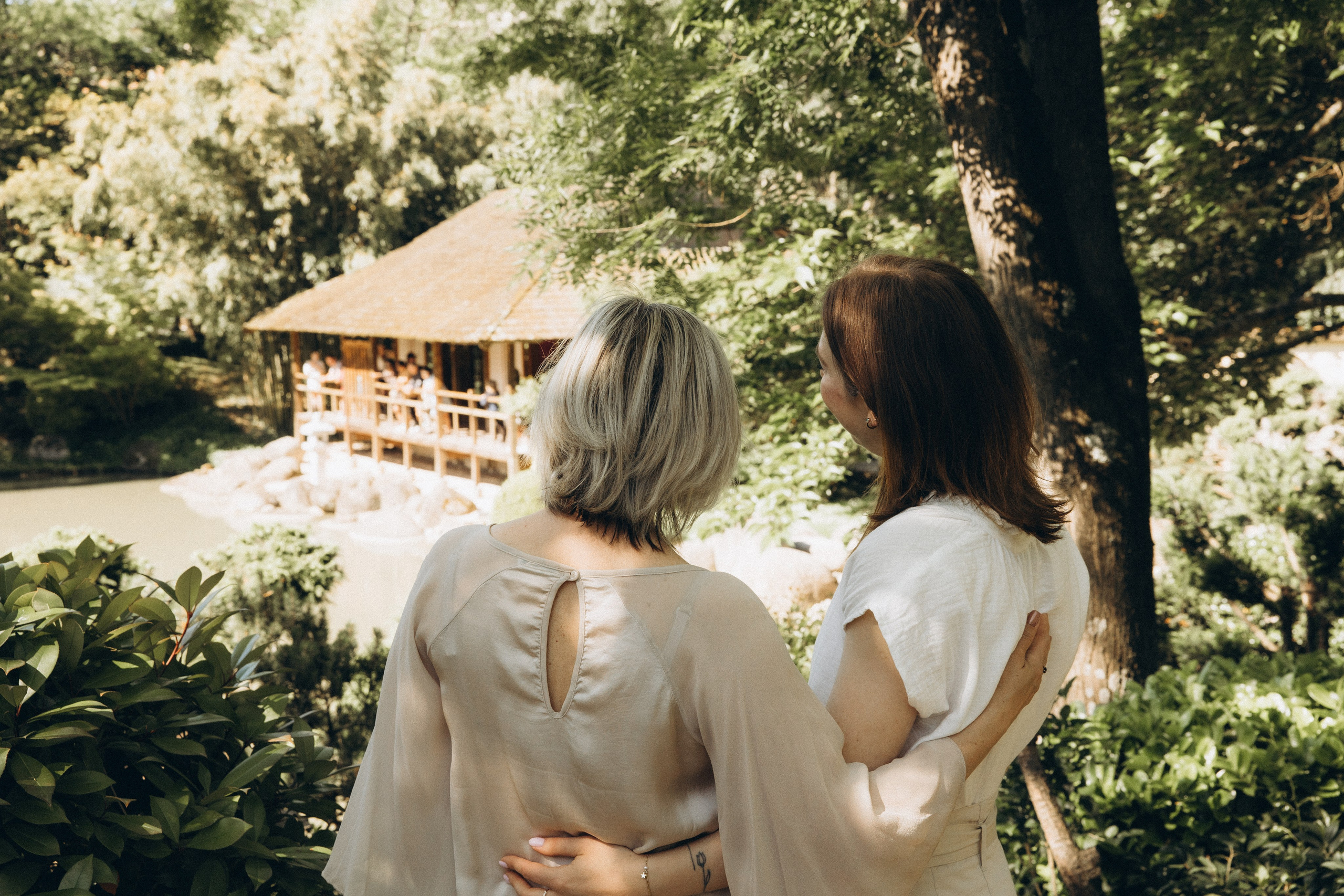 Mother-daughter photoshoot at Jardin Japonais de Toulouse. Eugénie Smirnova — Photographe à Toulouse et dans le Sud-Ouest