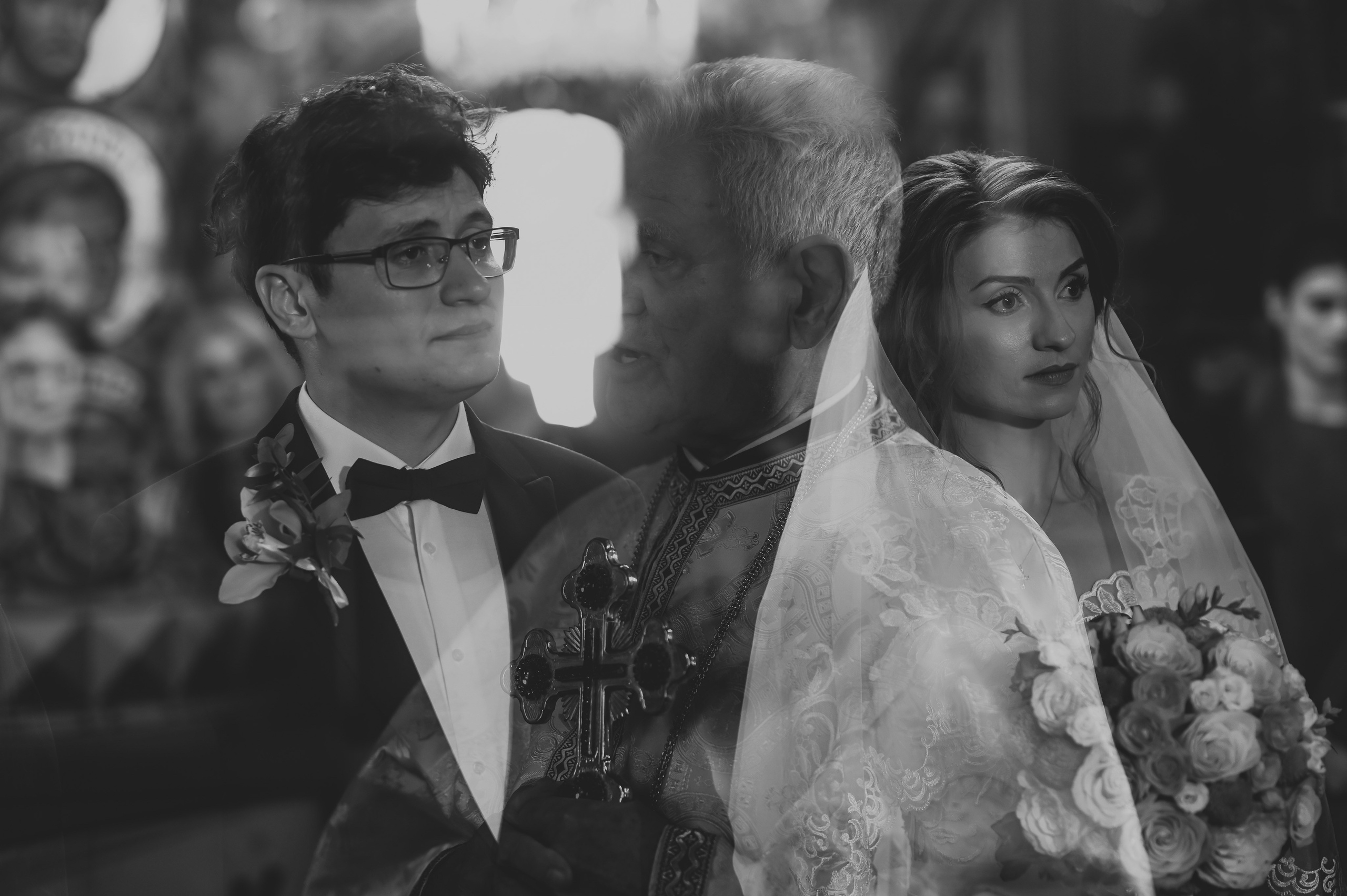 Fotograf profesionist de nuntă. Cu o abordare creativă și tehnici unice, spunem povestea voastră prin imagini pline de iubire și naturalețe. Descoperă arta fotografiei de nuntă . Fotograf Iasi, fotograf de nunta Suceava. Fotografii de nuntă. Pachet fotografii de nuntă. Fotograf Iasi, fotograf Suceava, fotograf Botosani, fotograf Romania. Servicii foto nuntă. Servicii foto-video.