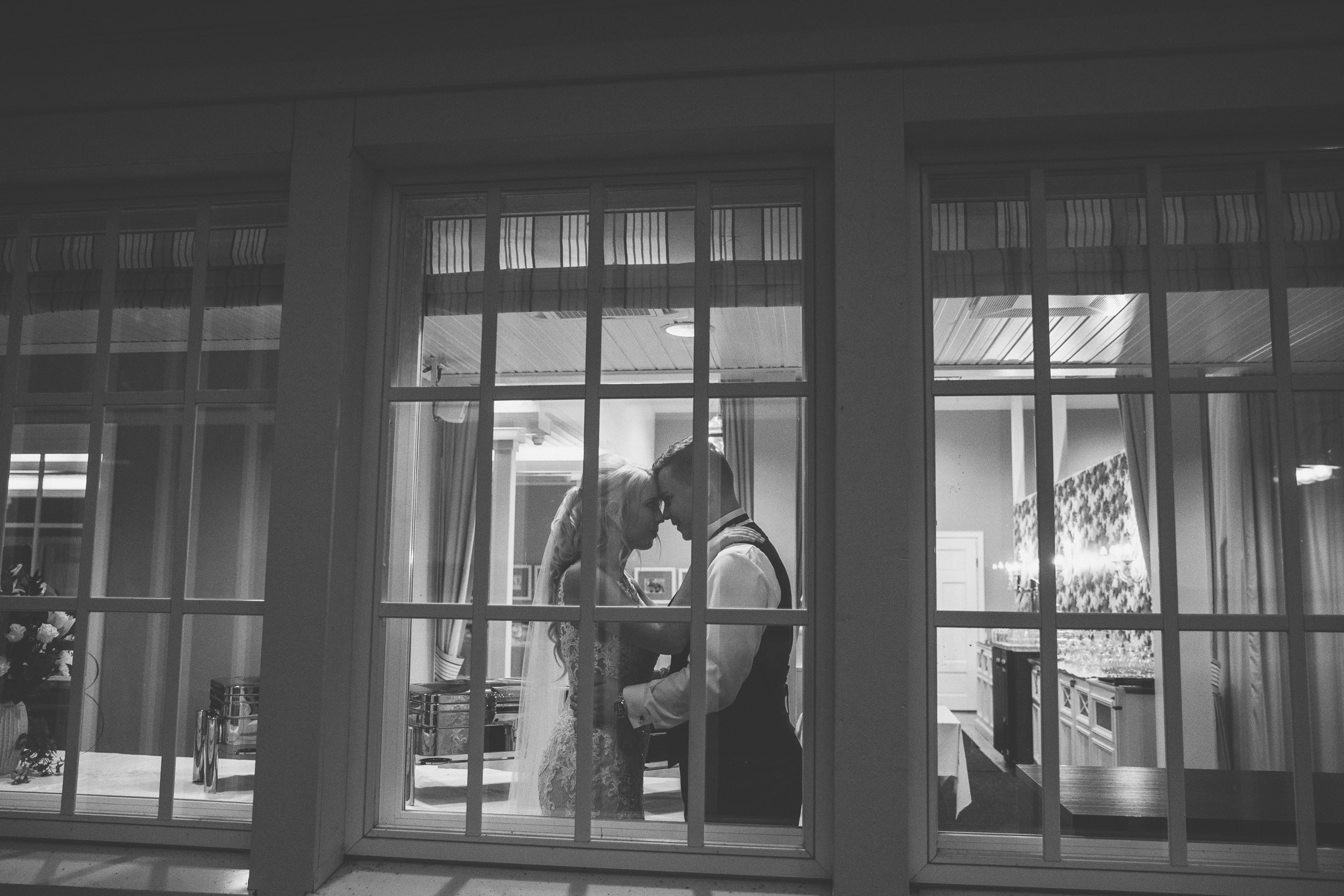 Hääkuvaaja Porvoo | Hääkuvaus Villa Haikko