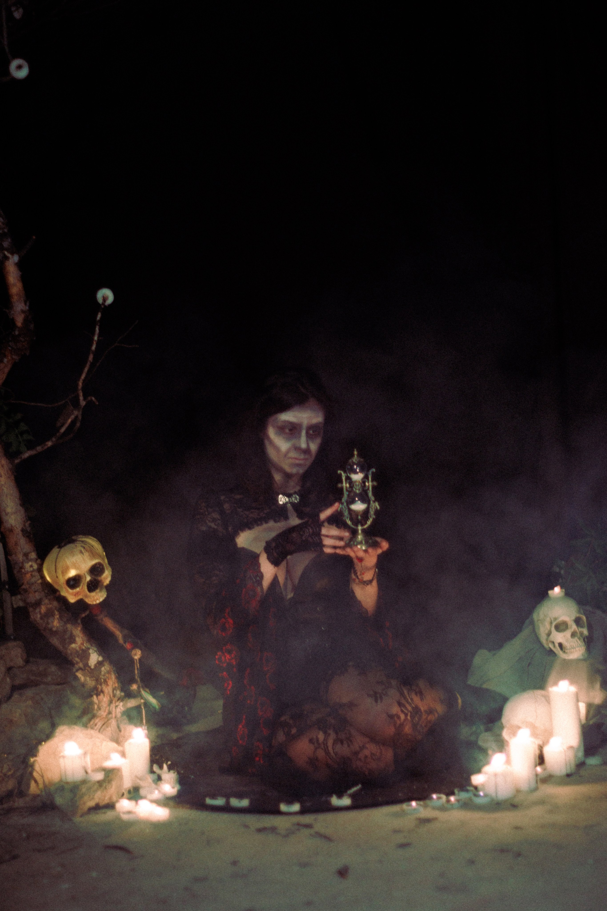 “Celestial Oddity” Clip Photoshoot. Photographer in Greece Kristina