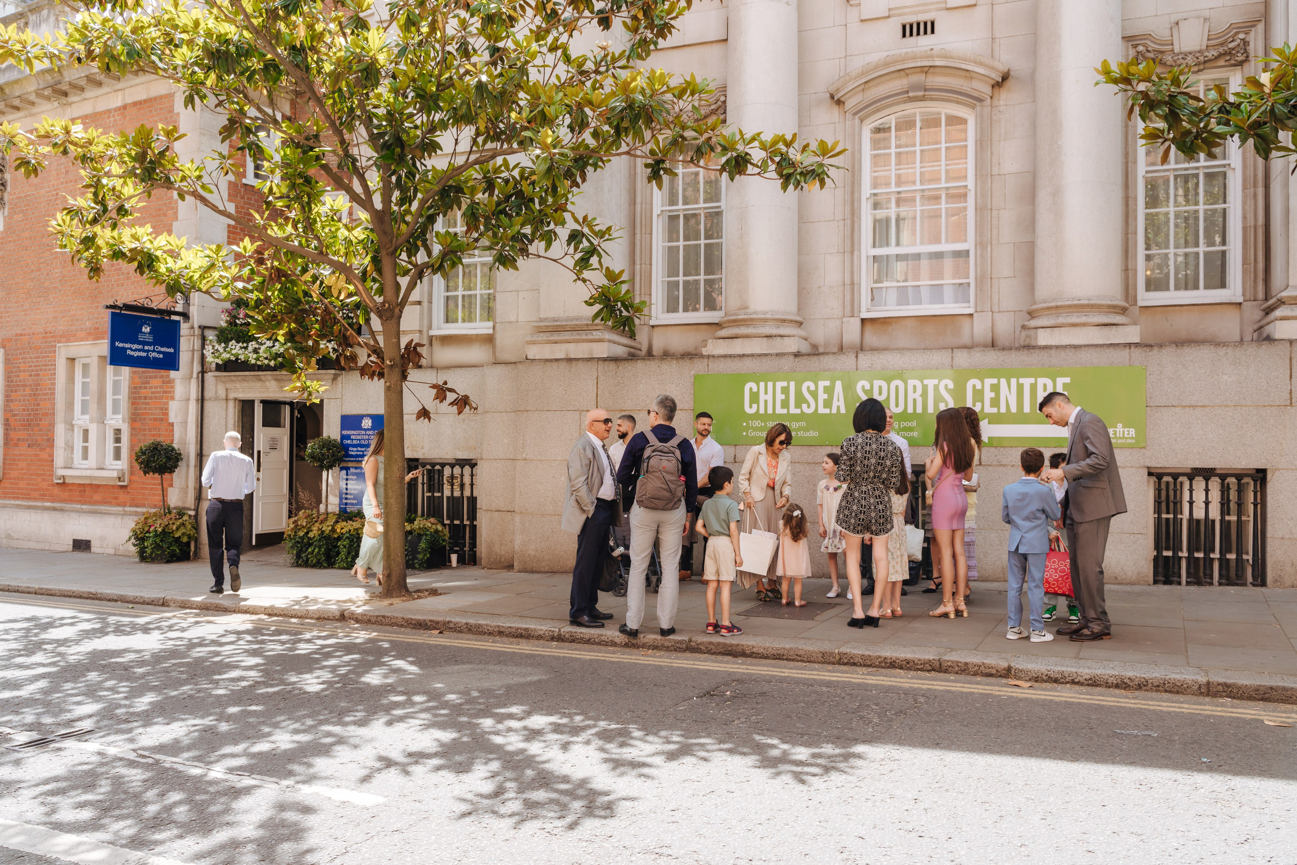 Civil ceremony at Chelsea Old Town Hall,  Wedding in Chelsea, Wedding in London,  wedding photographer in Chelsea, wedding photographer in London, wedding photographer London, documentary wedding photography, stylish wedding photos, creative wedding photographer UK, wedding photographer for international couples, natural wedding photography, London wedding photos, Ekaterina Romanova, Russian speaking wedding photographer, быстрый фотограф на свадьбу Лондон, креативный свадебный фотограф, свадебный фотограф Великобритания