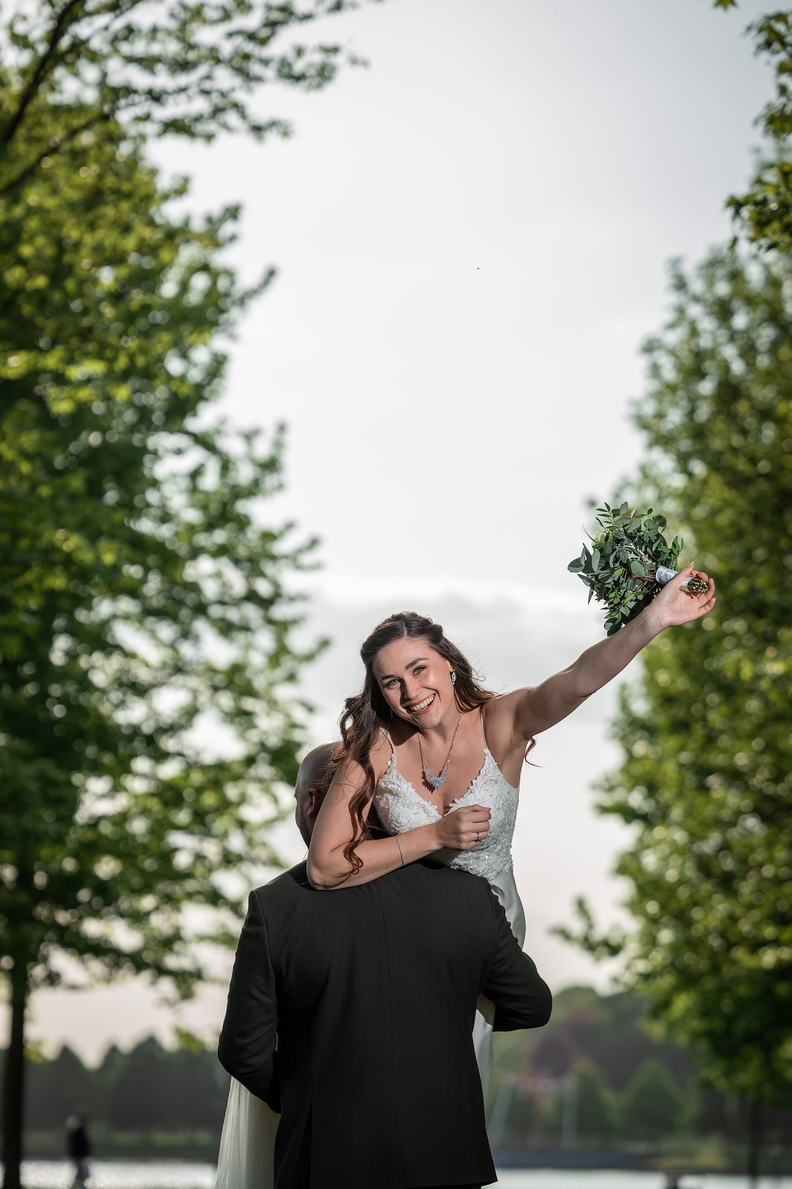 Hochzeitsfotograf Deutschland – Emotionale Fotos. Fotograf Sergej Nevelskij in Dortmund — Emotionale Hochzeitsfilme, Immobilienaufnahmen & individuelle Fotobücher