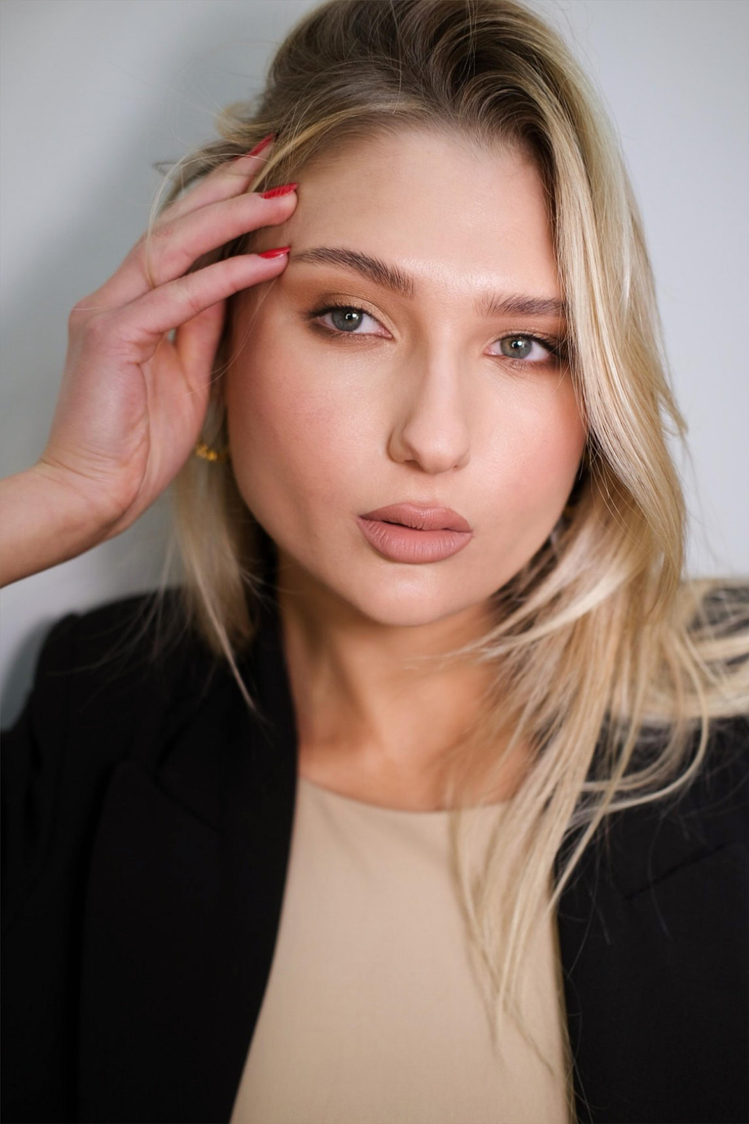 Alexandra. Wedding photography and videography in Regina, Saskatchewan