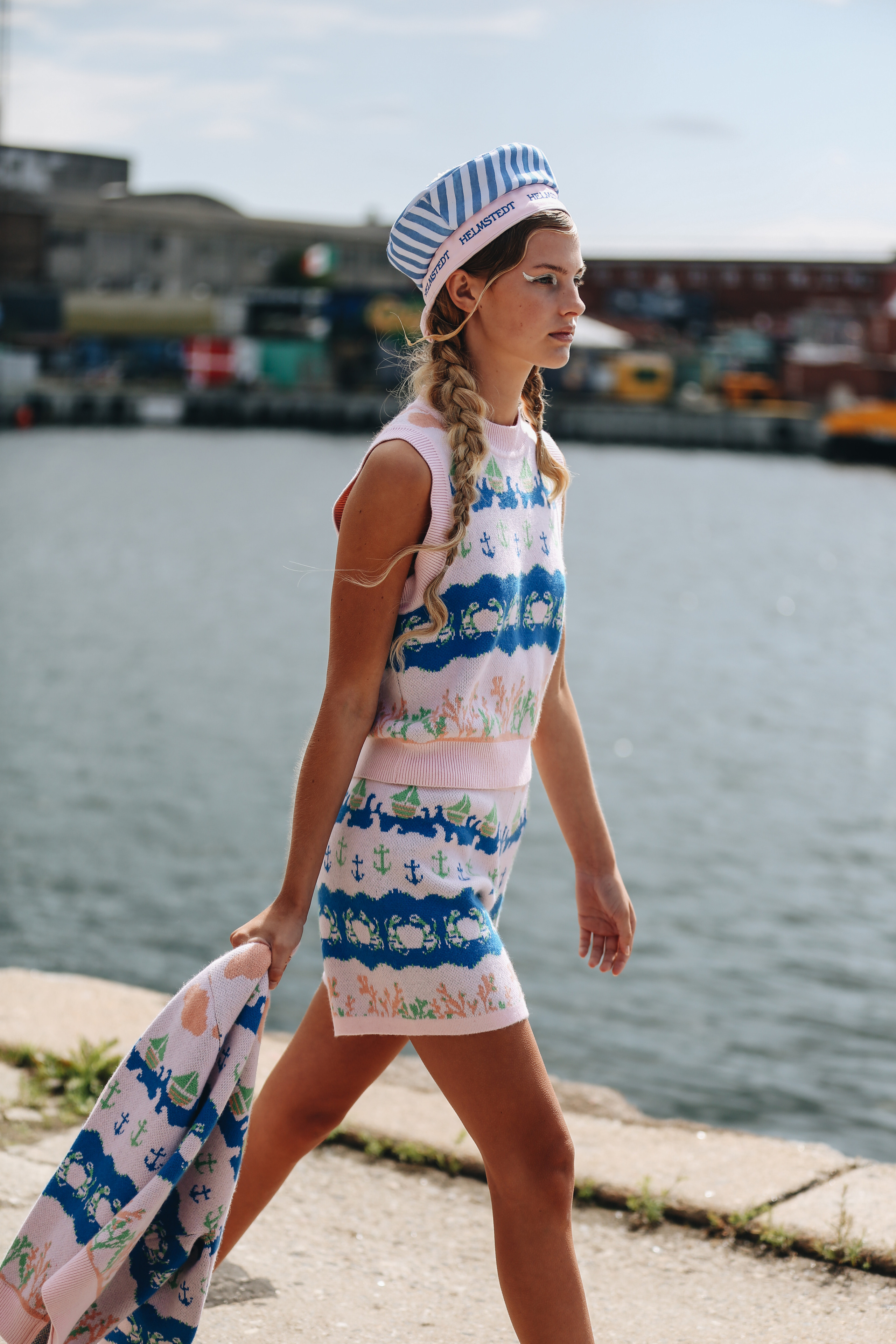 Helmsted SS22 in Copenhagen. Anastasia Fedoseeva / The Street Pie — streetstyle photographer