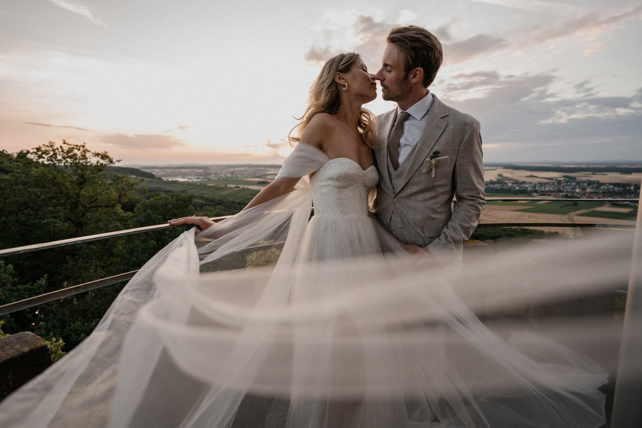 Heuchelberger Warte. Wedding photograper — Alex Popov photography Germany, Switzerland, Italy, France. Based in Stuttgart