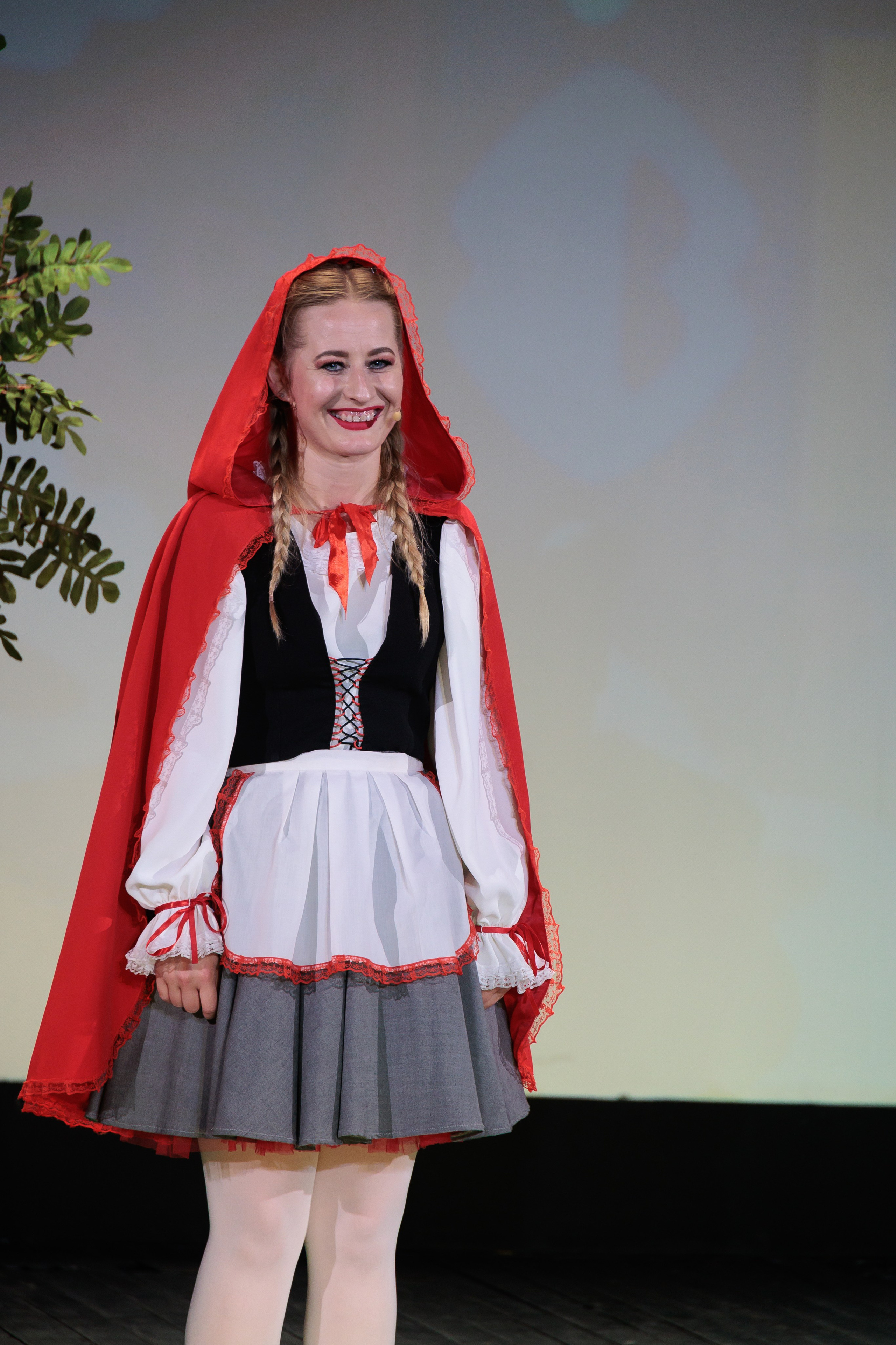 Povestea Scufita Rosie. Clounella. ✔️ Servicii foto si video in Chisinau Moldova - Cinematic.md