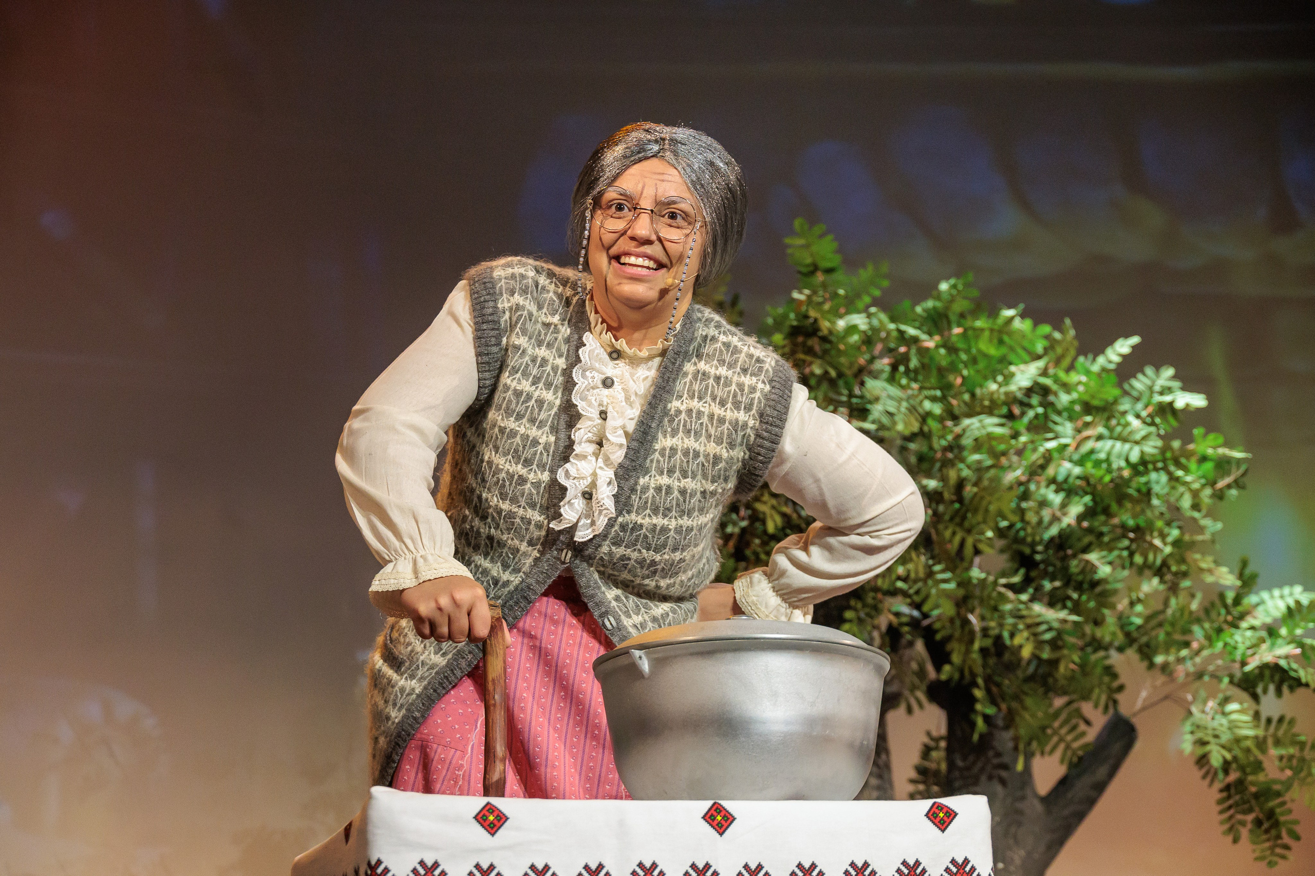 Povestea Scufita Rosie. Clounella. ✔️ Servicii foto si video in Chisinau Moldova - Cinematic.md