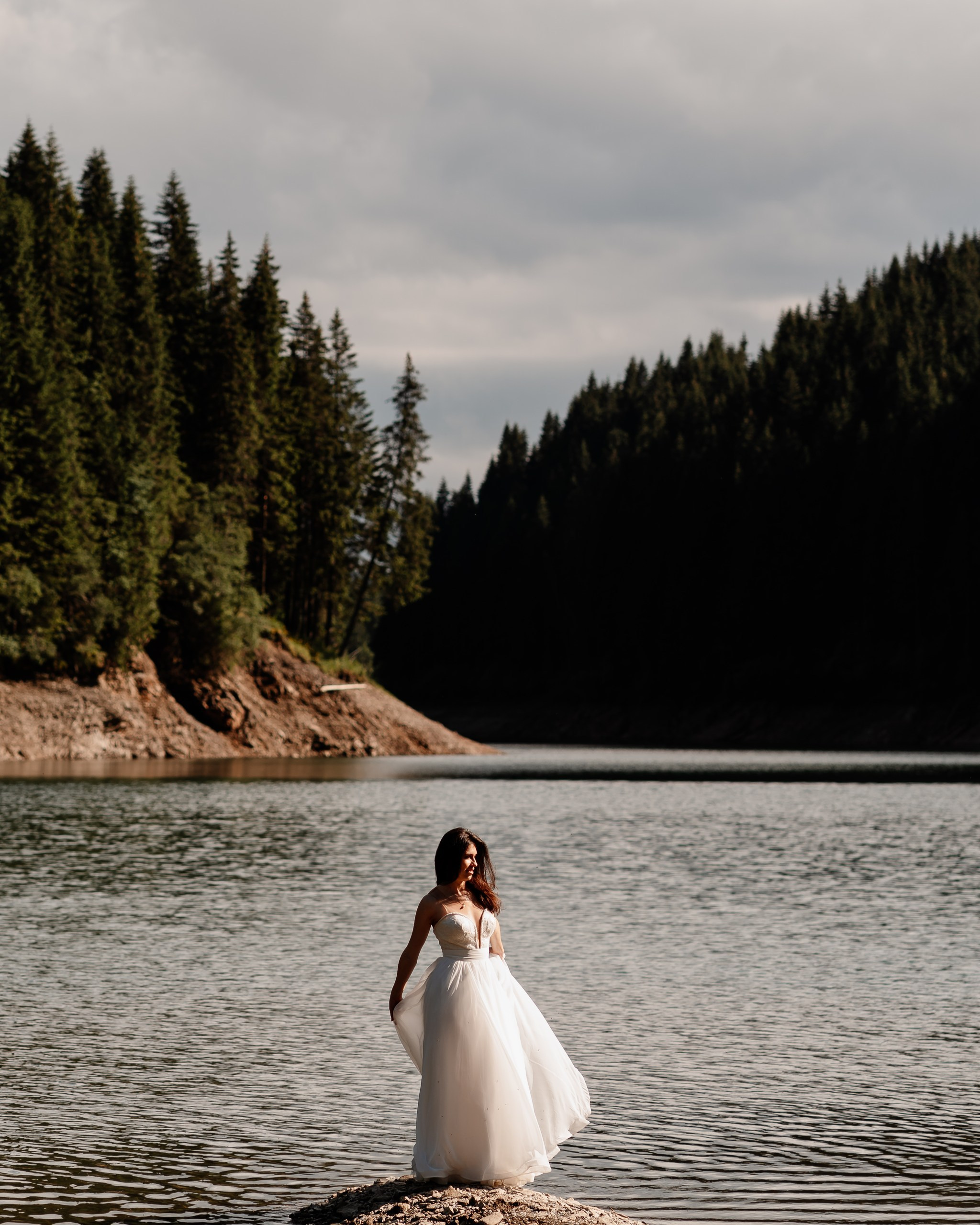 Trash the Dress la Lacul Bolboci  | Mihai Popa Fotograf. Fotograf Nuntă & Botez București - Mihai Popa | Dincolo de oameni, imortalizez emoții!