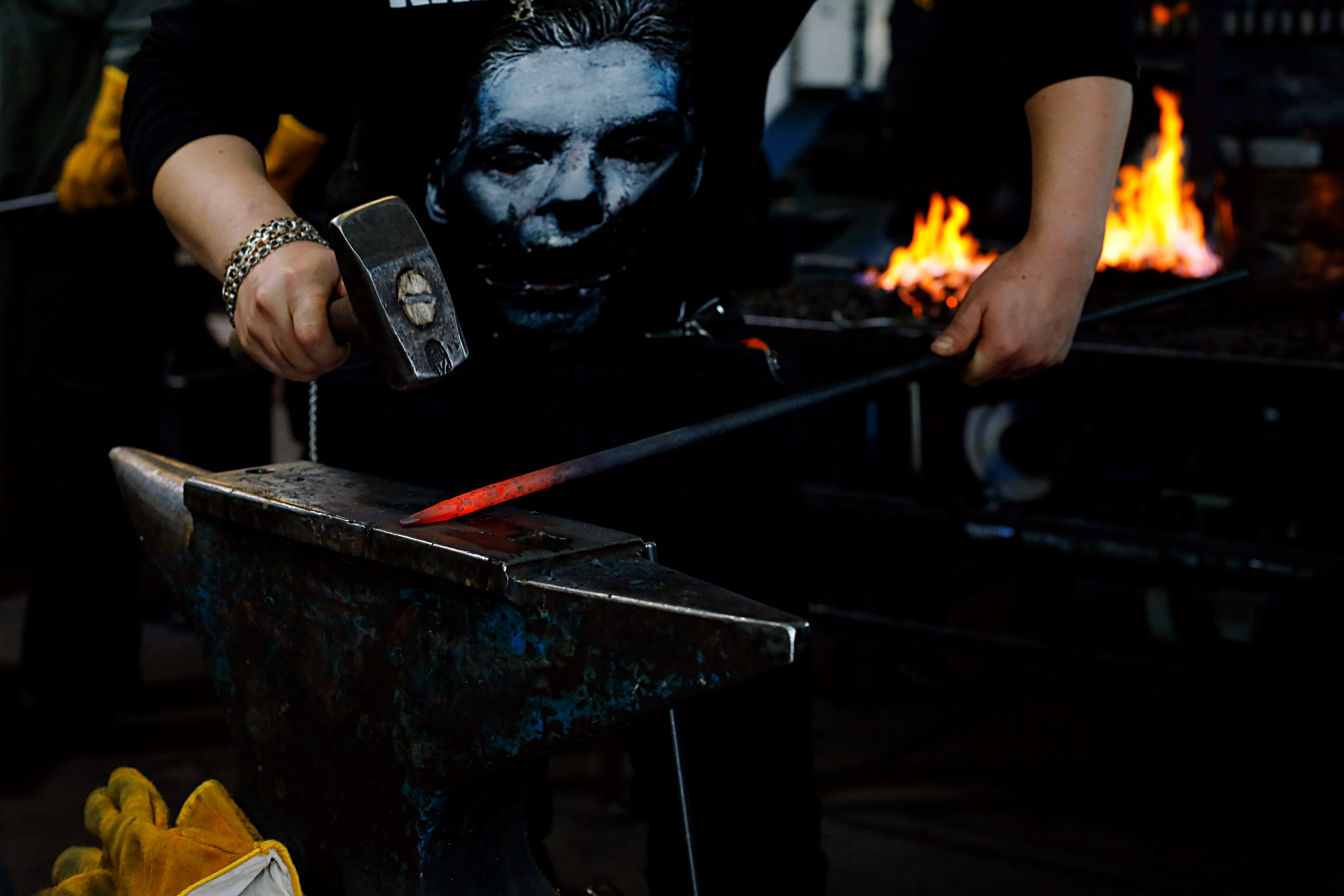 Metalli- ala. Ekaterina Mansur, muotokuvafotografi Suomessa (Helsingissä ja Uudellam