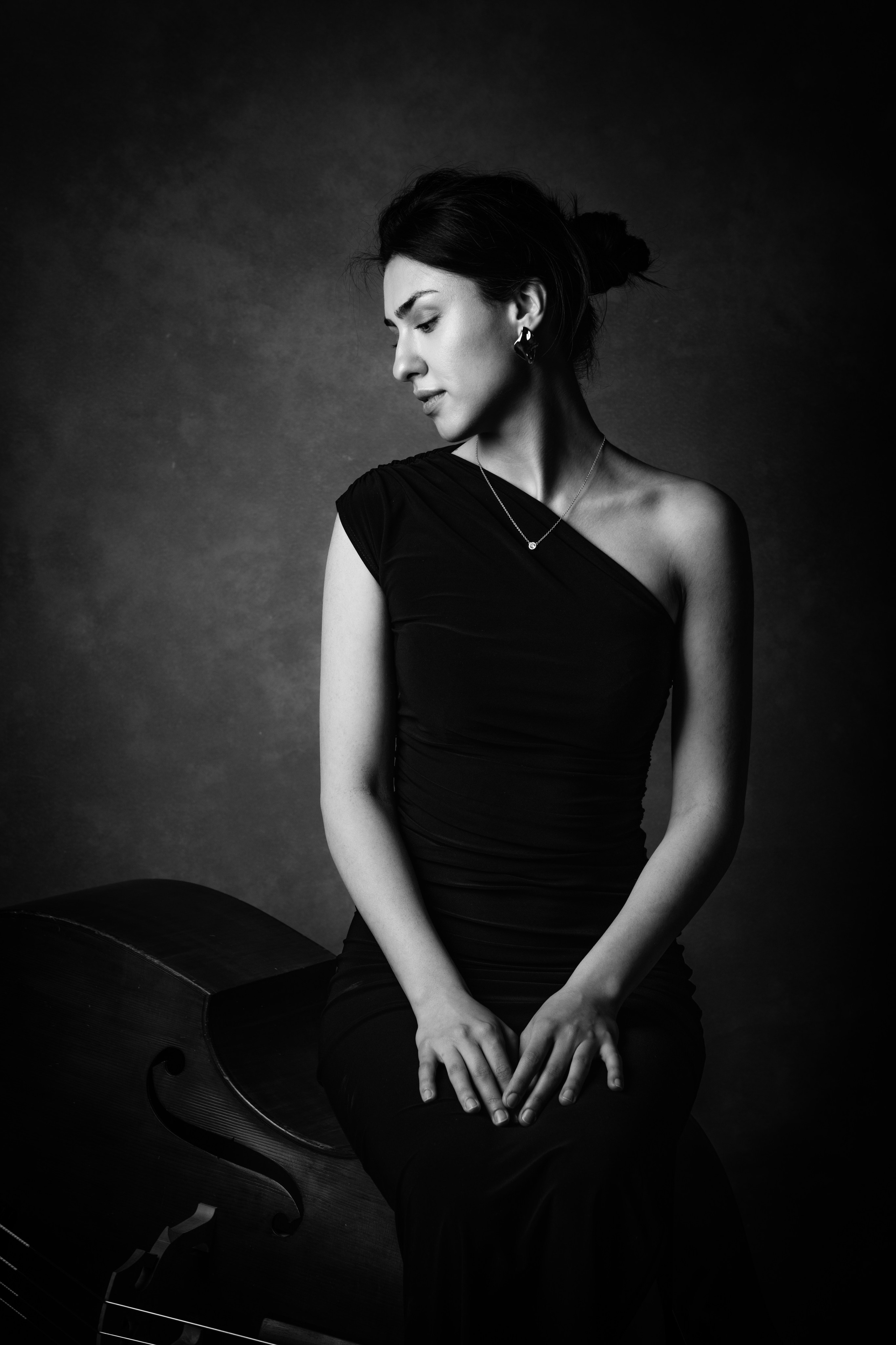 GÖKÇE. Portrait photographer in Germany and all over Europe Mischa Blank