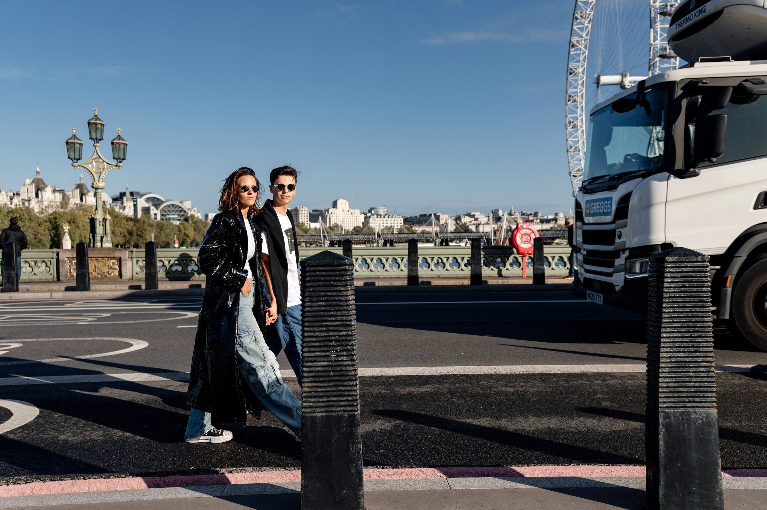 Tower Bridge+Westminster Carmela with son. FAMILY AND WEDDING PHOTOGRAPHER IN LONDON MARINA RIVA