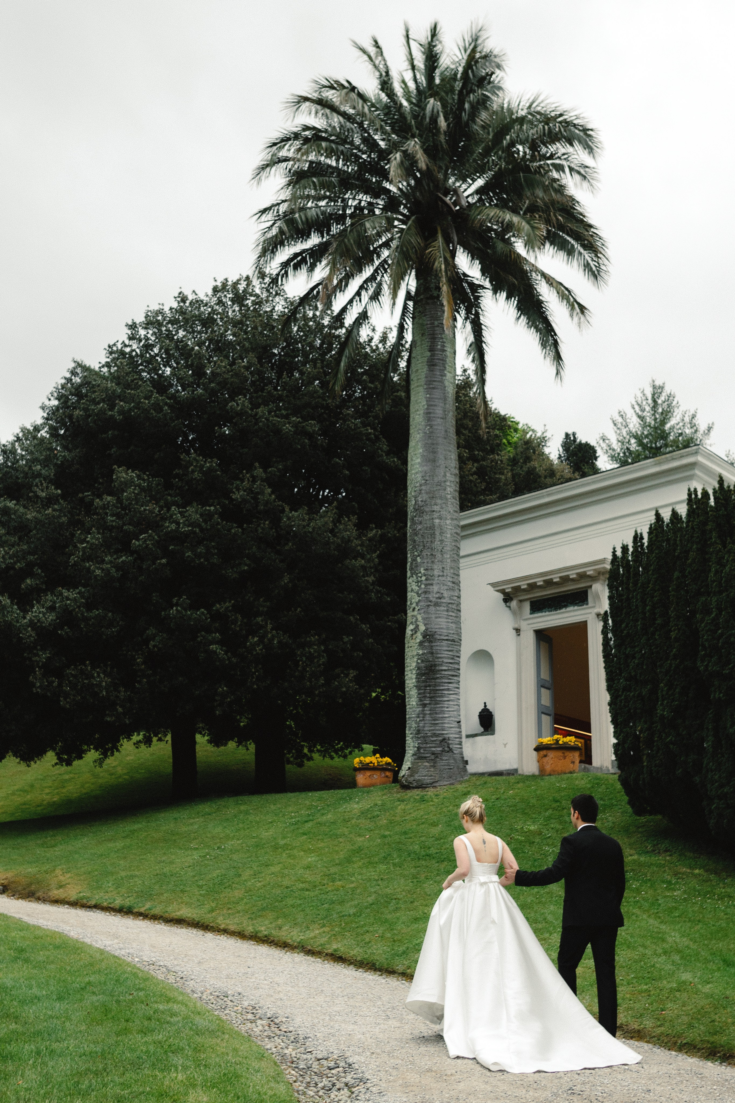 Rainy Day Wedding on Lake Como | Villa Serbelloni & Boat Photography. Photographer in Italy Anna Linnik