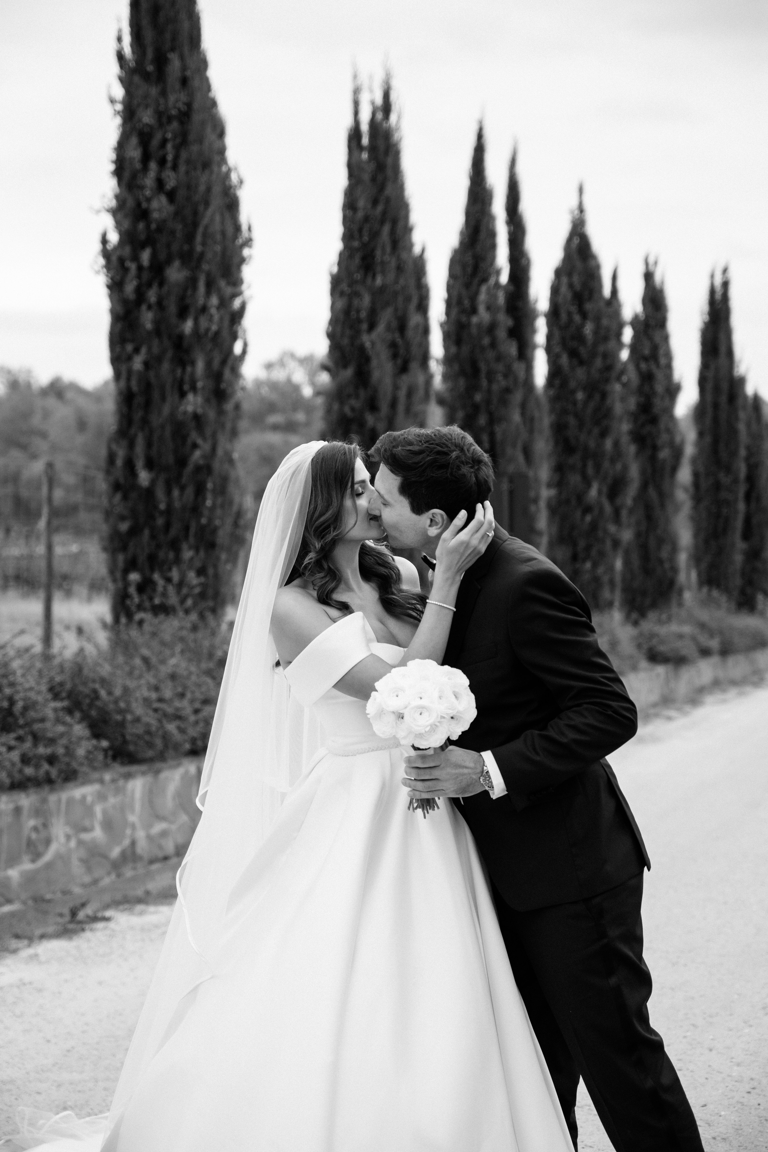 Destination wedding Photographer Italy Tuscany Rome Como Umbria. Wedding Photographer Rome Tuscany Como Sicily Puglia Amalfy Italy- Oksana Savenchuk