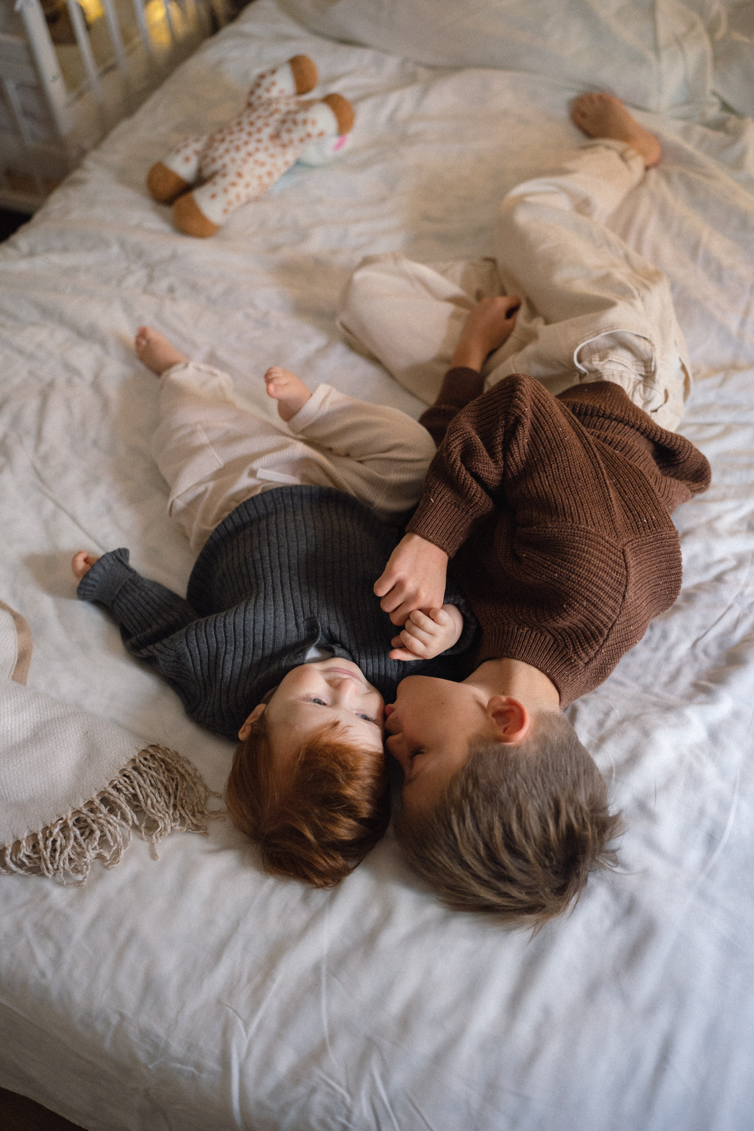 Family Photoshoot Spain with kids. Photographer in Madrid, Spain. Alyona Belyaninova