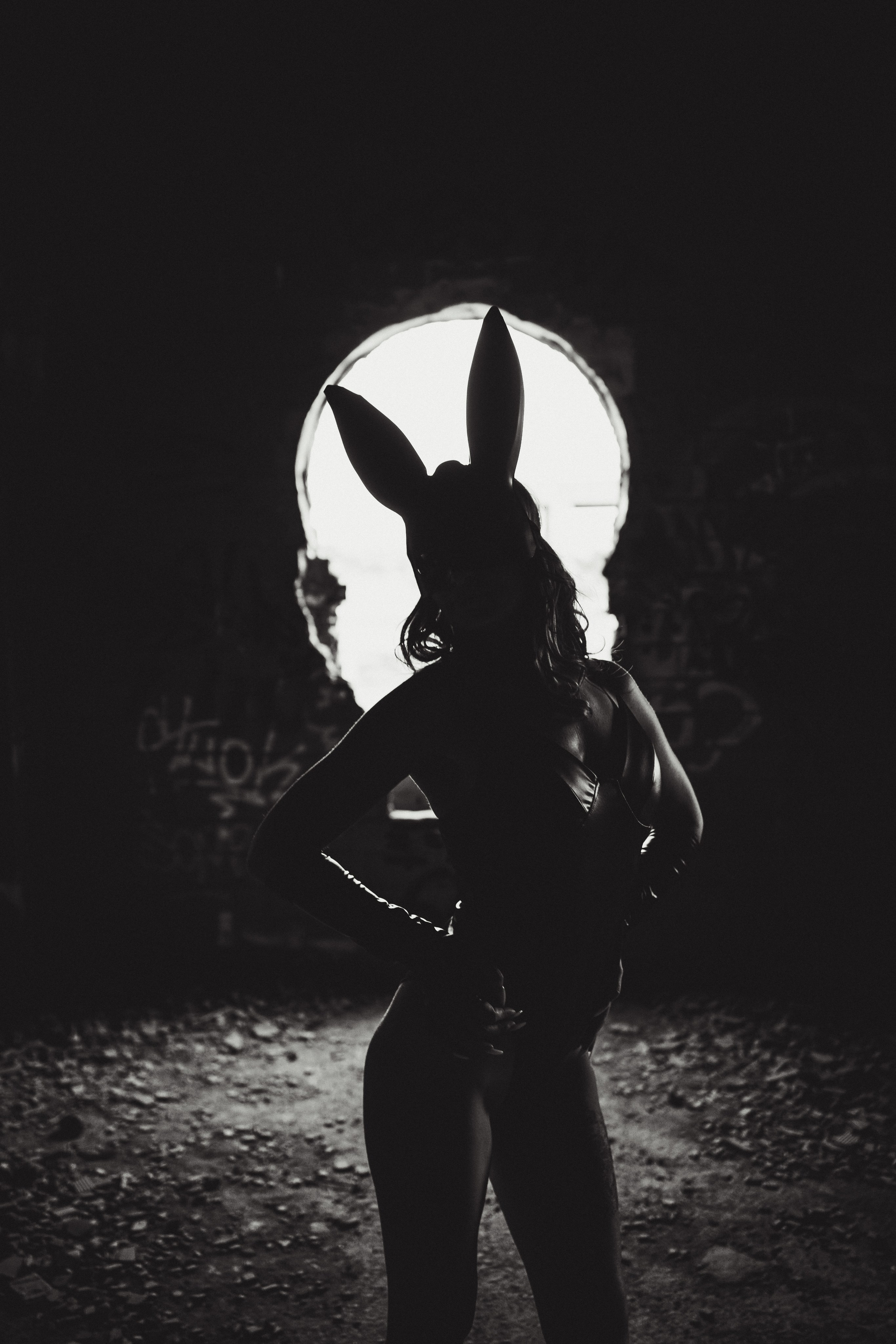 Retrato femenino en Madrid — belleza auténtica con luz natural Asesoría de estilismo, poses y localización. Imágenes elegantes y atemporales. Fotógrafa en Madrid | Retratos femeninos, familia y sesiones con caballos – Anna Maruleva