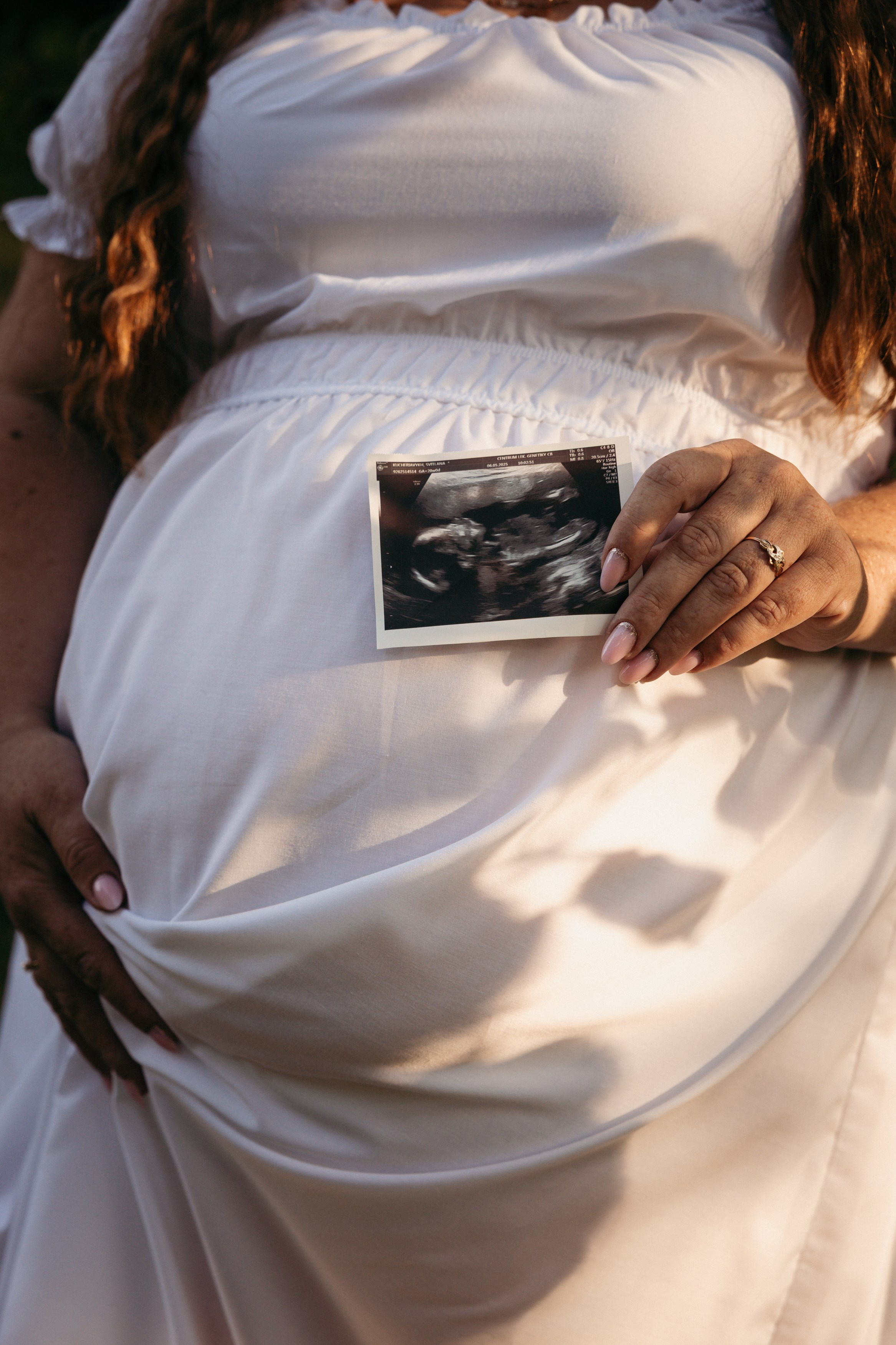 Tehotenské Focení ve přírodě. Lifestyle and Family Photographer in Pisek Oxana Telupilova