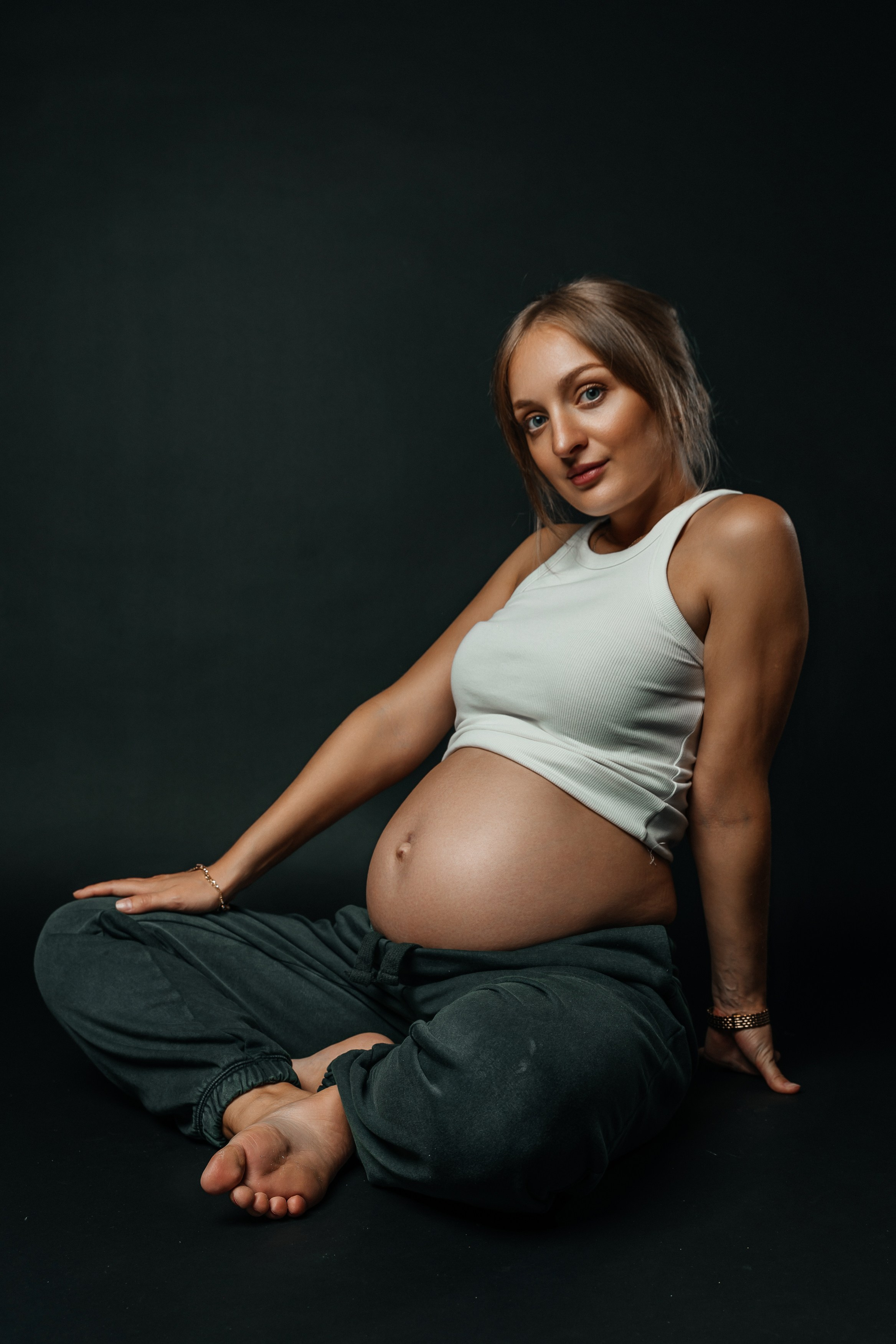 maternity photo shoot in London, stylish maternity photo shoot, стильная фотосессия для беременной, фотосессия беременности в Лондоне, беременная фотосессия в Лондоне 