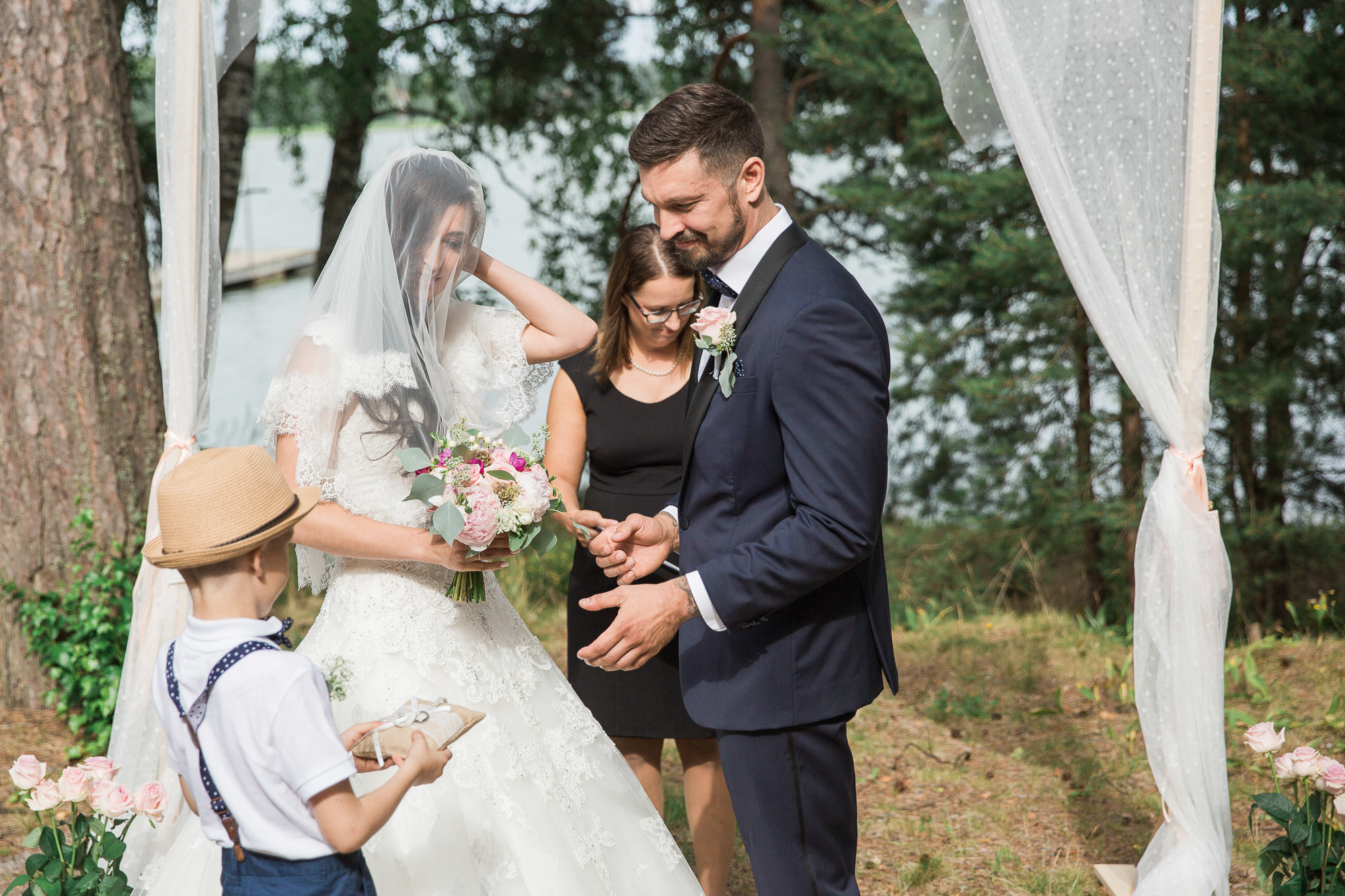 O&A, hääkuvaaja Porvoo, hääkuvaus Haikon kartano ja Tanssisaari