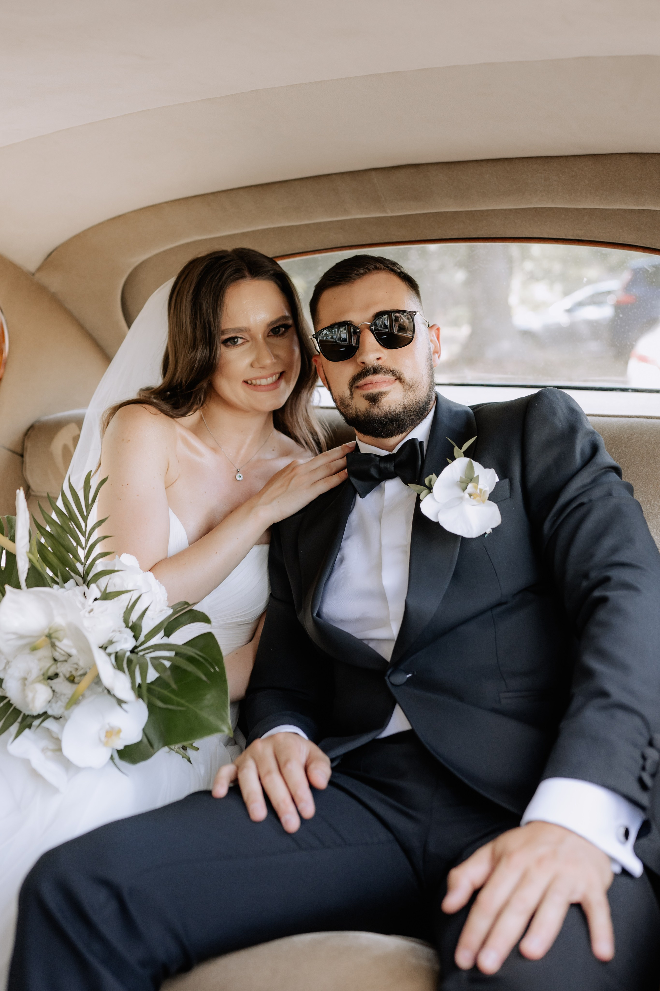 Cununie civila in aer liber , artificii de zi colorate , decor nunta , nunta la Hotel Traian. Proud Vision Weddings | Wedding Photography & Film — Servicii profesionale Foto Video Nunta Iasi