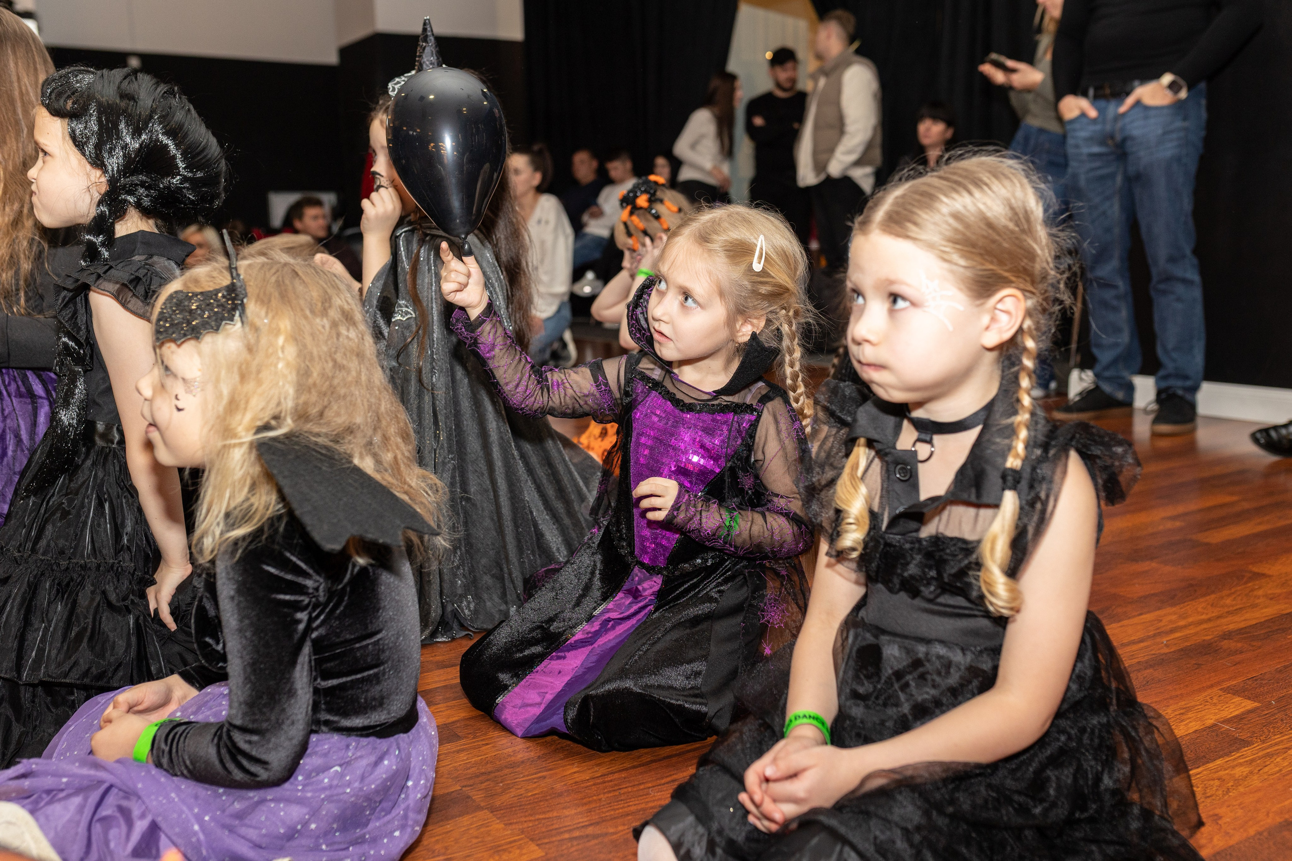 Leo dance studio Helloween 2025. Семейный и детский фотограф в Варшаве Мила Бобровская