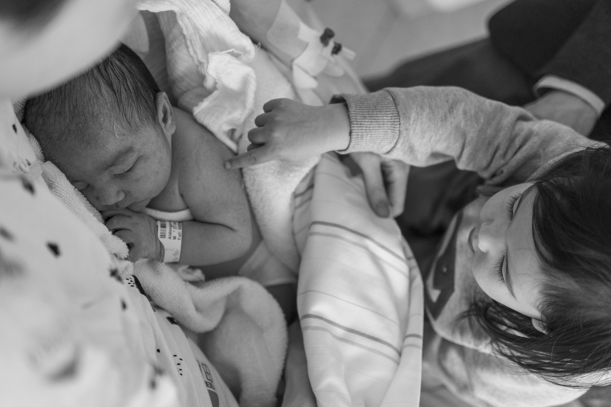 Why it’s so developed in Eastern Europe — and almost unknown here. Family & Maternity Photographer in Dresden Tatiana Mudryak