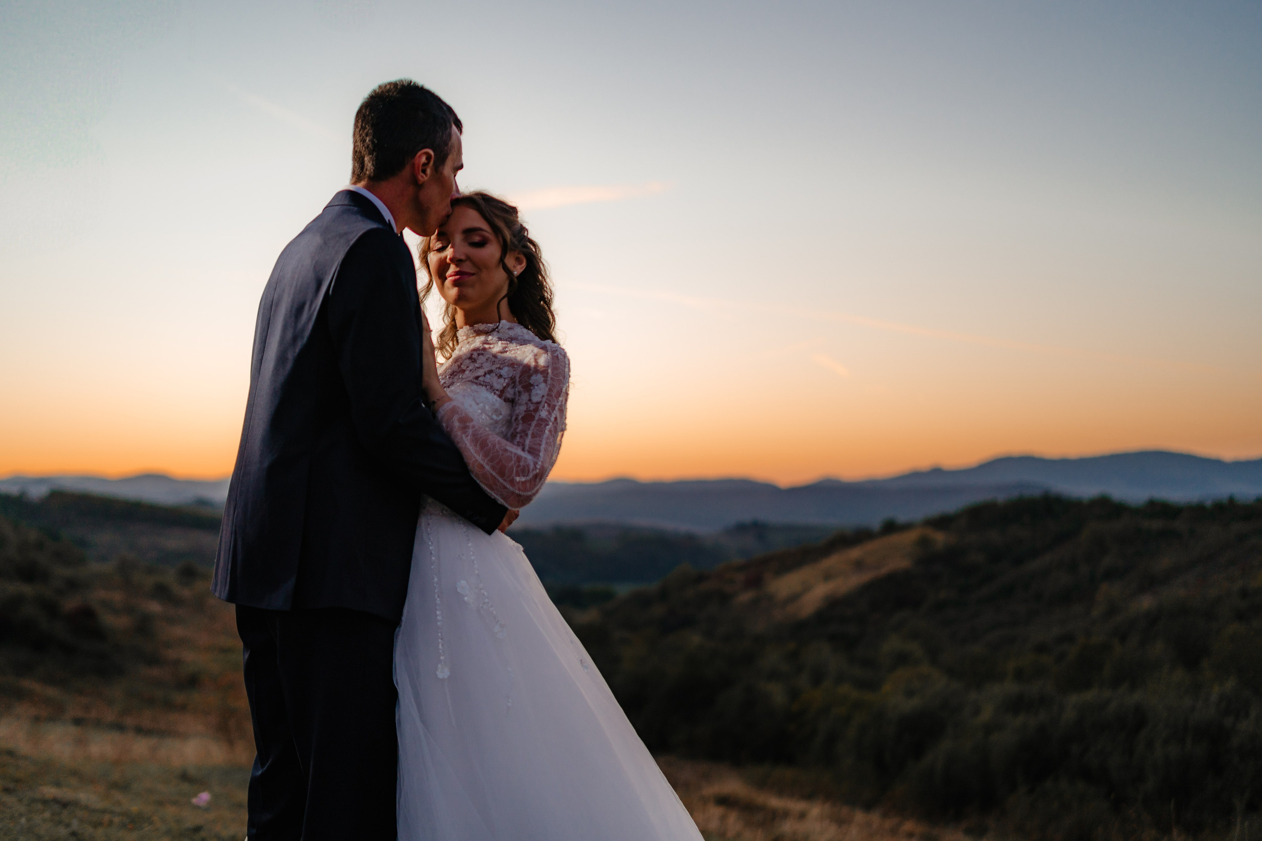 Andreea și Balint. Foto-Video Nunta Iasi, Suceava, Bucuresti / Disponibilitate 2025 — 2026 — 2027