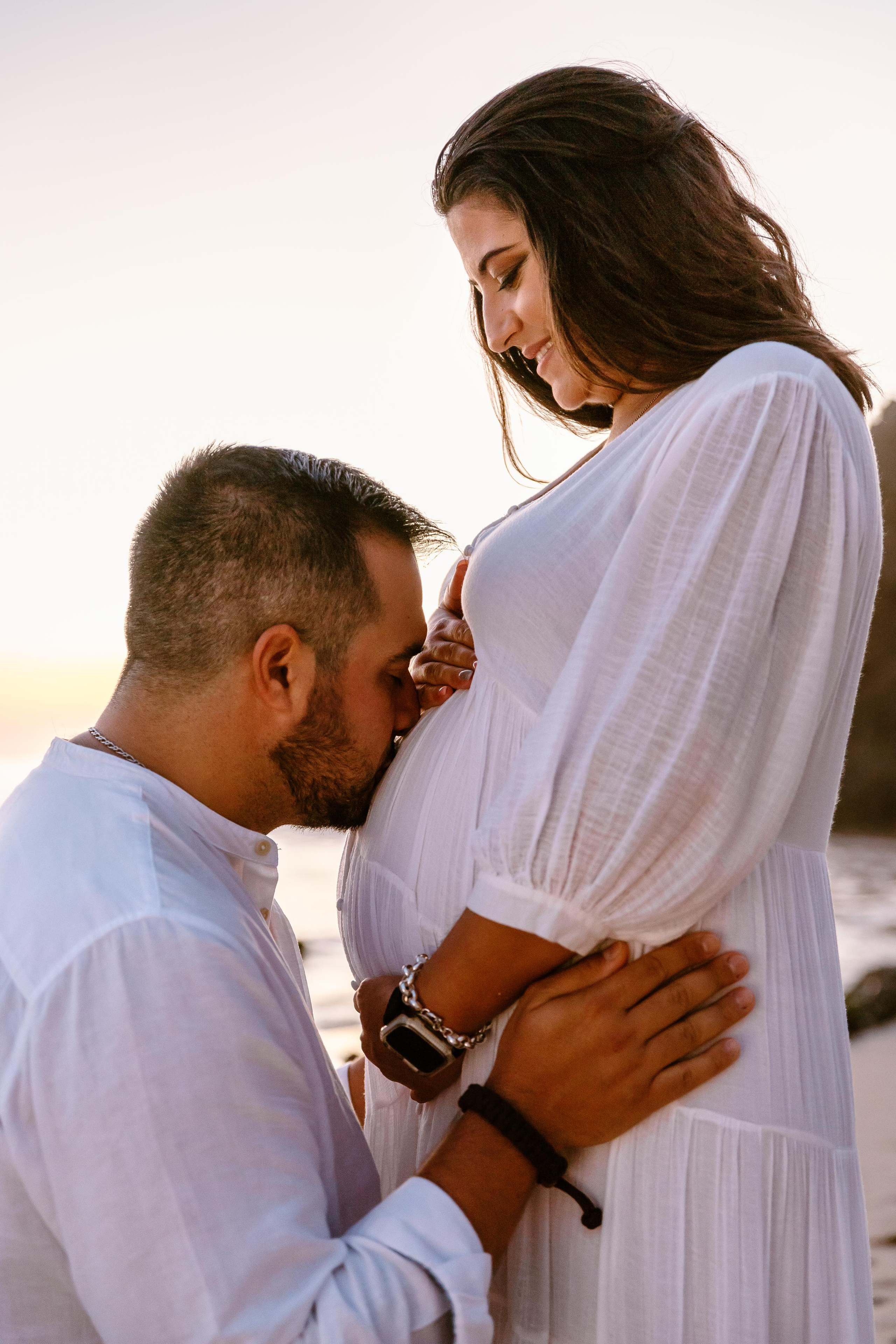 Sessão Maternidade na Praia de Paredes da Vitória. Luxury Wedding Photography & Cinematic Films | Portugal & Destination Weddings | Ricardo & Mary Pictures
