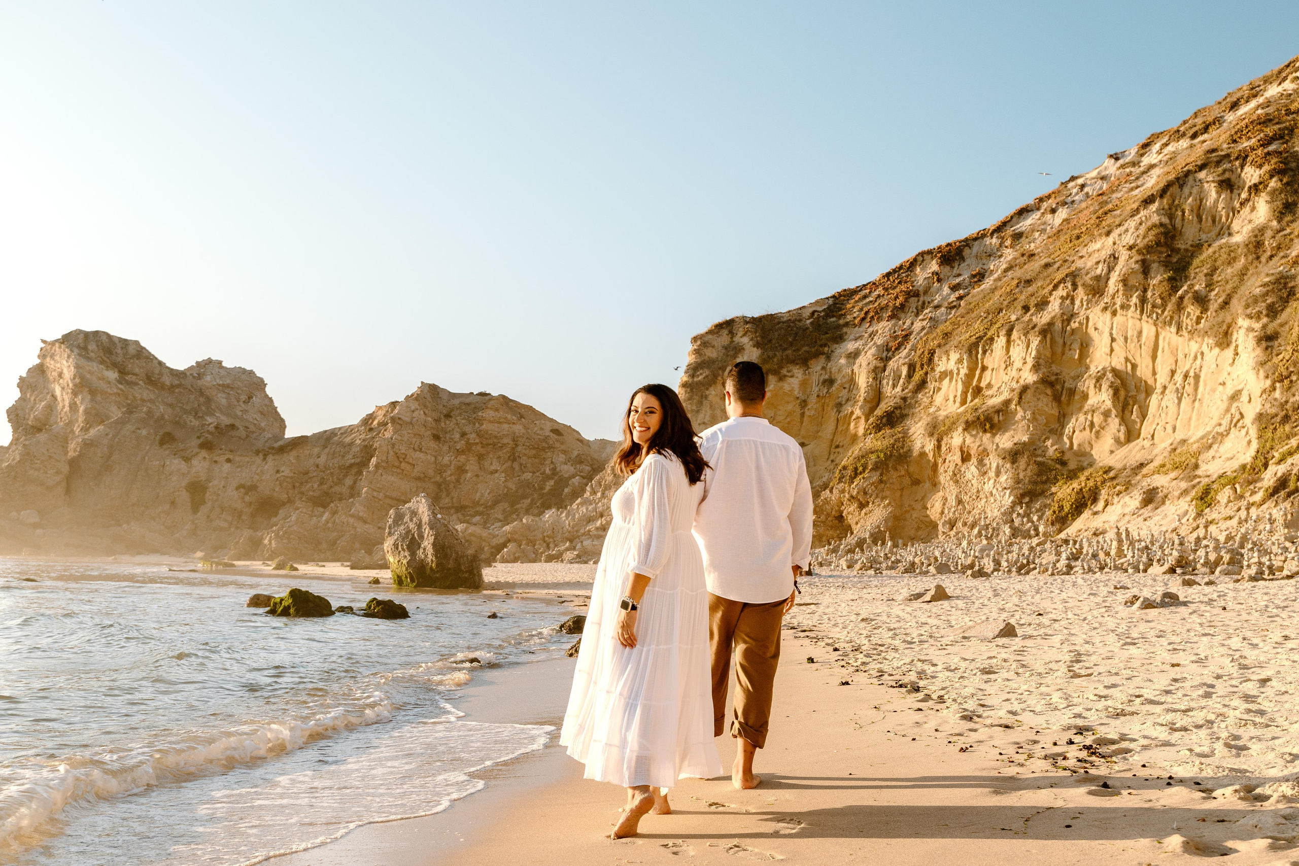 Sessão Maternidade na Praia de Paredes da Vitória. Luxury Wedding Photography & Cinematic Films | Portugal & Destination Weddings | Ricardo & Mary Pictures