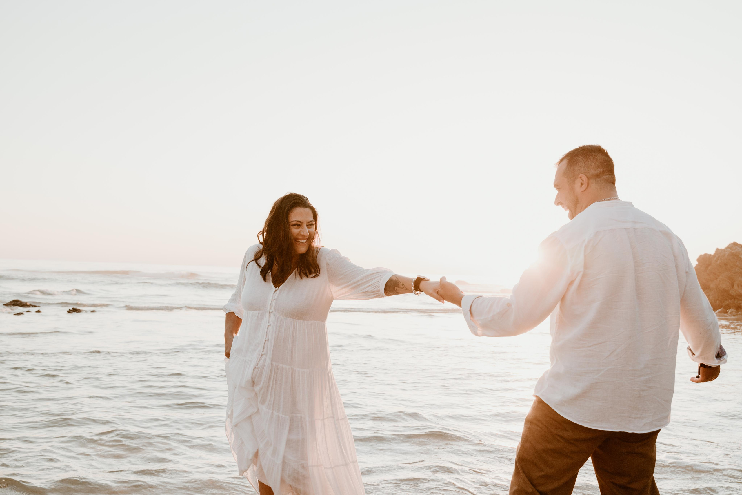 Sessão Maternidade na Praia de Paredes da Vitória. Luxury Wedding Photography & Cinematic Films | Portugal & Destination Weddings | Ricardo & Mary Pictures