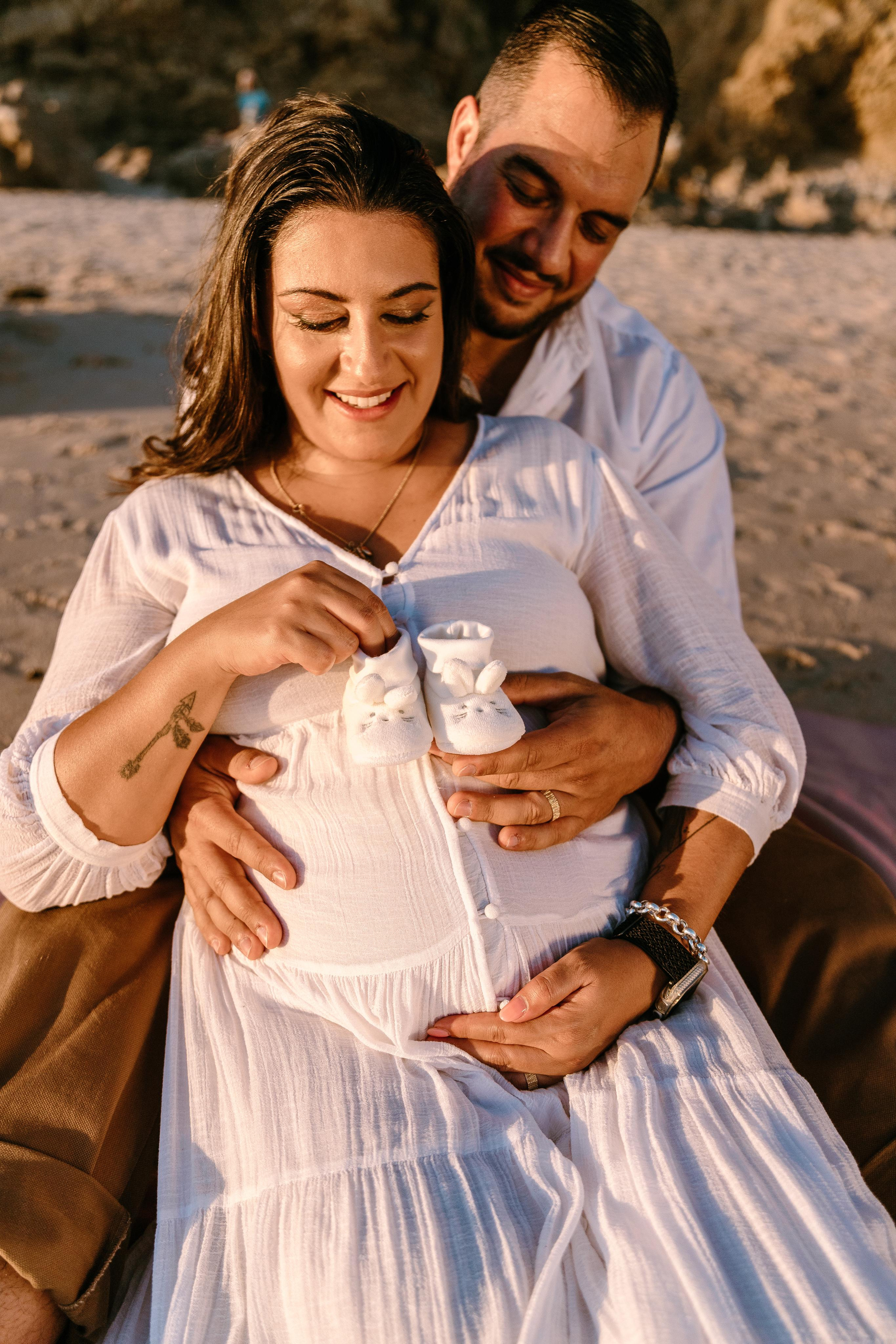 Sessão Maternidade na Praia de Paredes da Vitória. Luxury Wedding Photography & Cinematic Films | Portugal & Destination Weddings | Ricardo & Mary Pictures