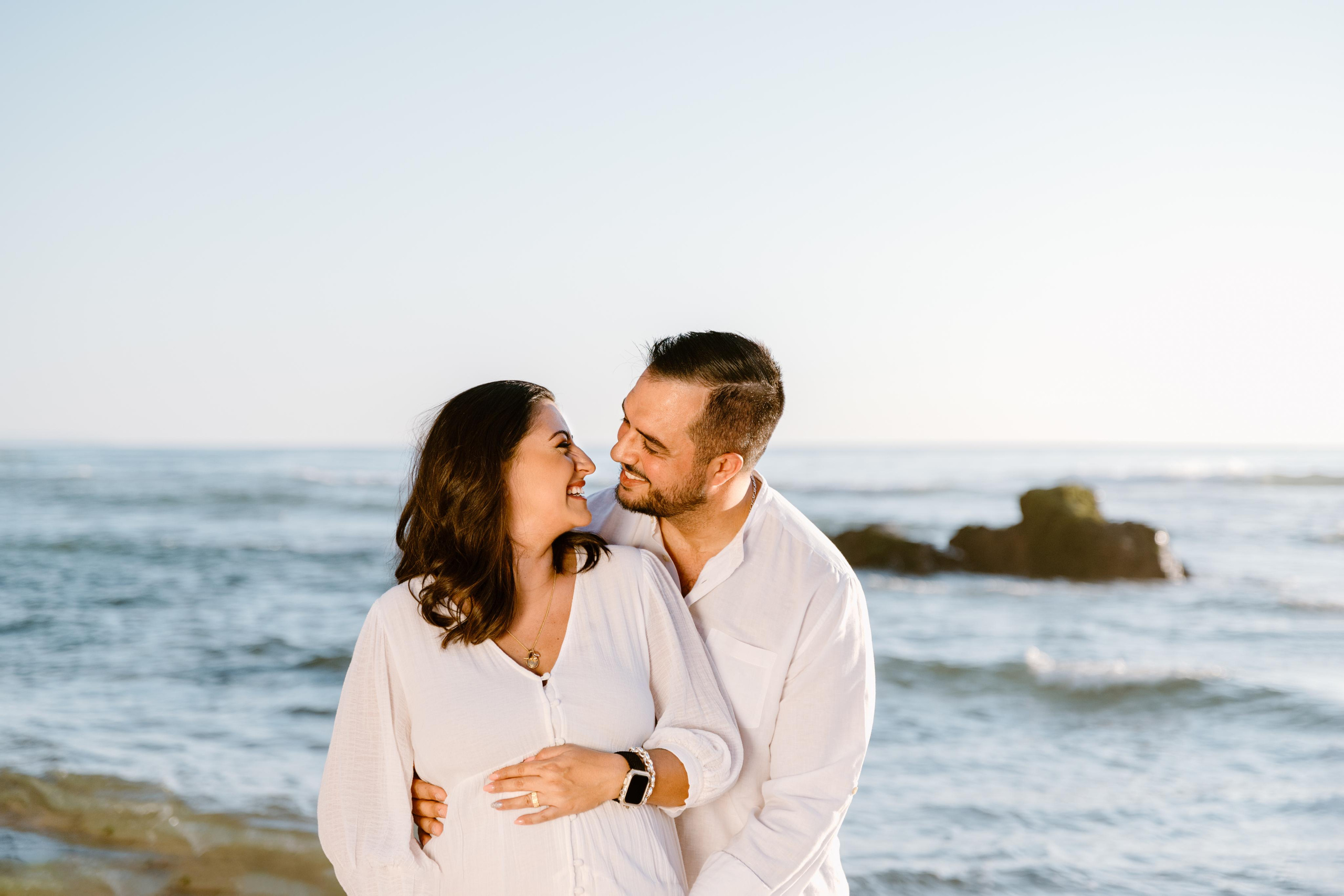 Sessão Maternidade na Praia de Paredes da Vitória. Luxury Wedding Photography & Cinematic Films | Portugal & Destination Weddings | Ricardo & Mary Pictures