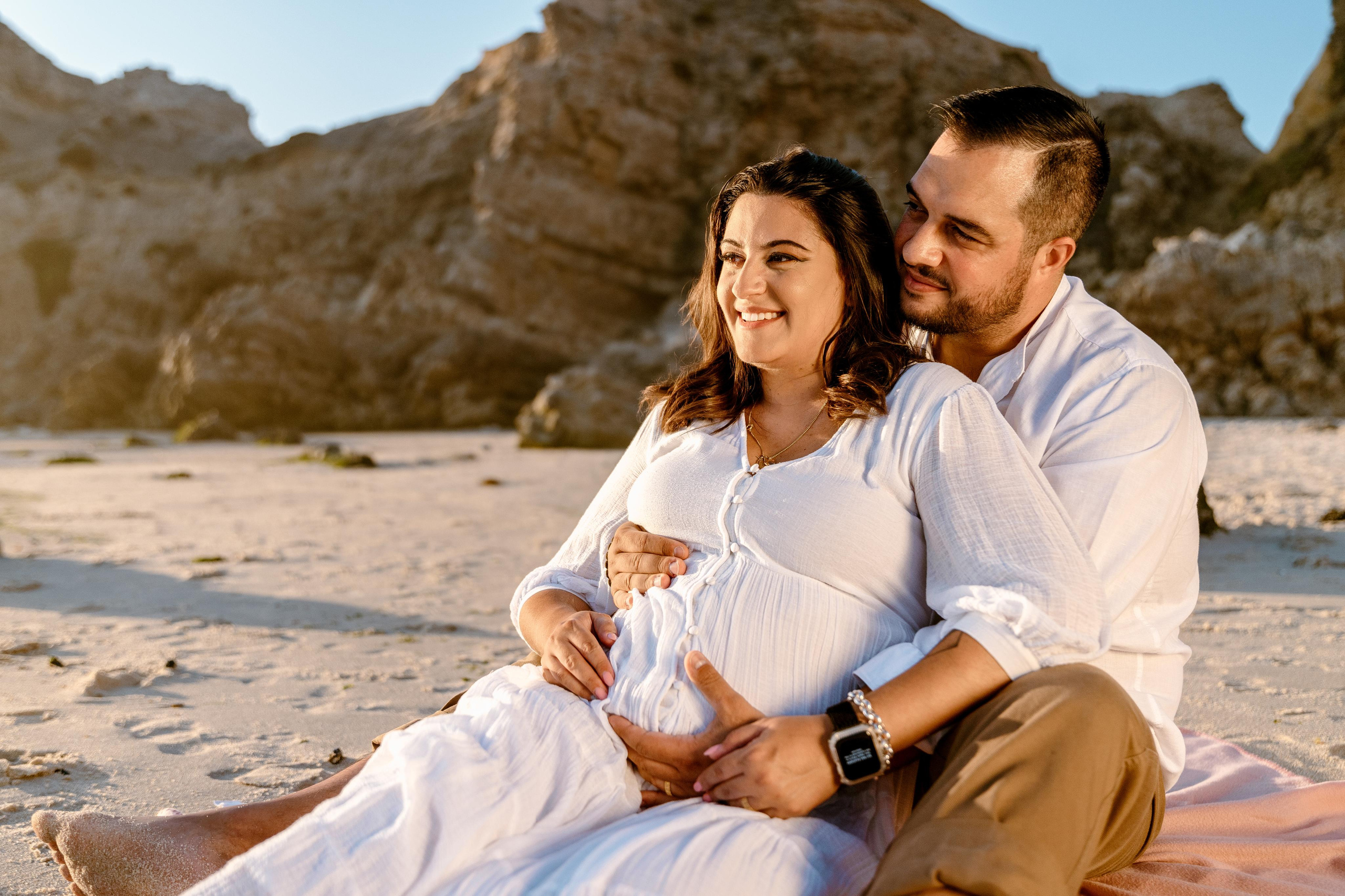 Sessão Maternidade na Praia de Paredes da Vitória. Luxury Wedding Photography & Cinematic Films | Portugal & Destination Weddings | Ricardo & Mary Pictures