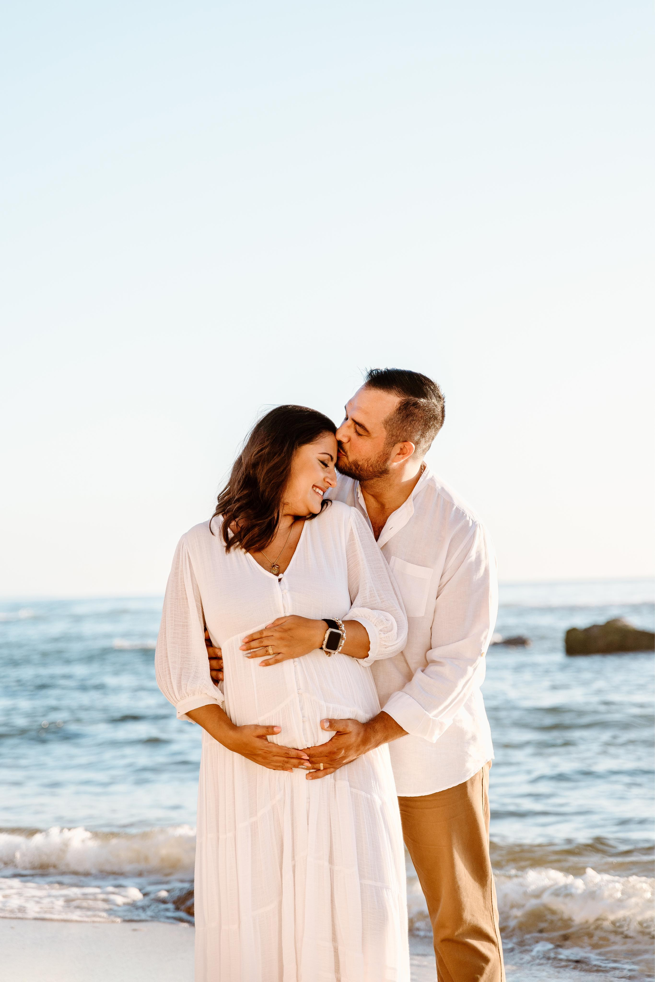 Sessão Maternidade na Praia de Paredes da Vitória. Luxury Wedding Photography & Cinematic Films | Portugal & Destination Weddings | Ricardo & Mary Pictures