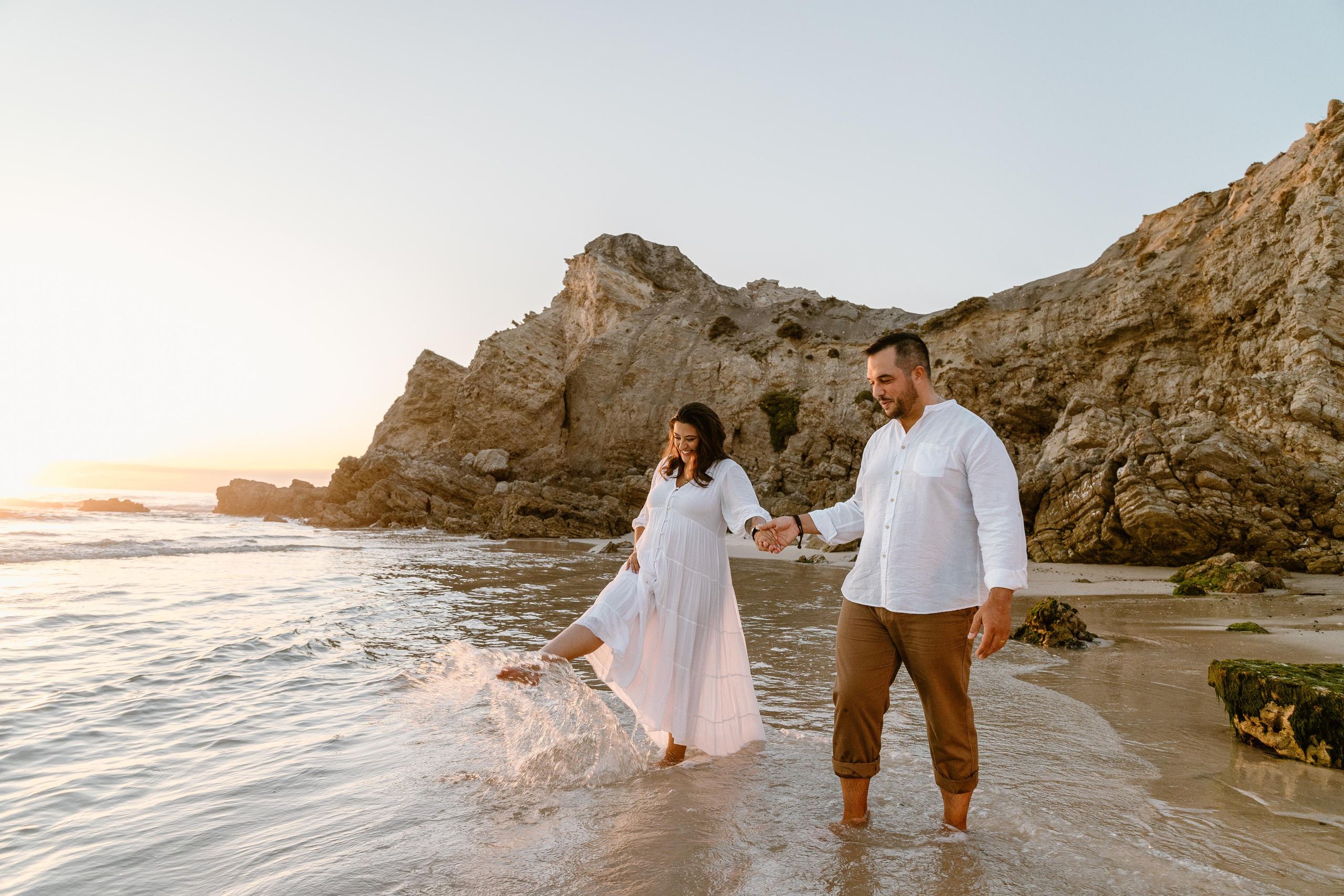 Sessão Maternidade na Praia de Paredes da Vitória. Luxury Wedding Photography & Cinematic Films | Portugal & Destination Weddings | Ricardo & Mary Pictures