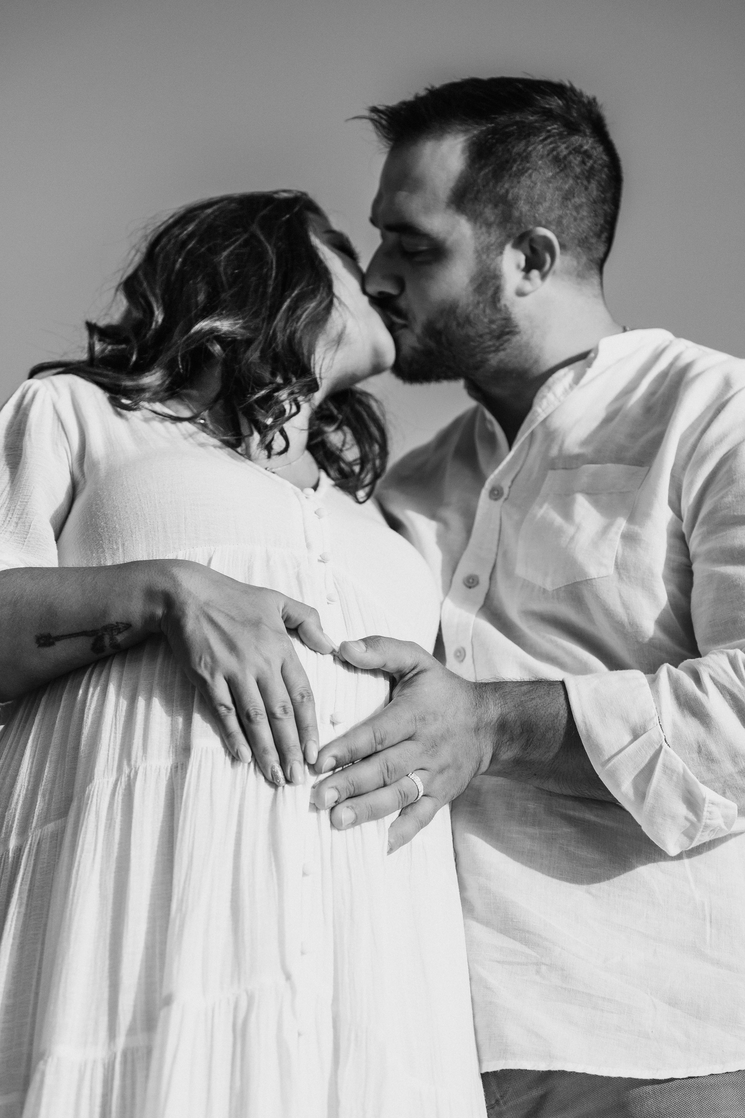 Sessão Maternidade na Praia de Paredes da Vitória. Luxury Wedding Photography & Cinematic Films | Portugal & Destination Weddings | Ricardo & Mary Pictures