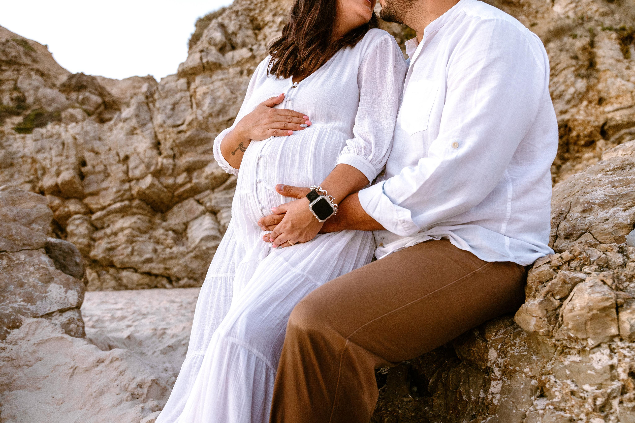 Sessão Maternidade na Praia de Paredes da Vitória. Luxury Wedding Photography & Cinematic Films | Portugal & Destination Weddings | Ricardo & Mary Pictures