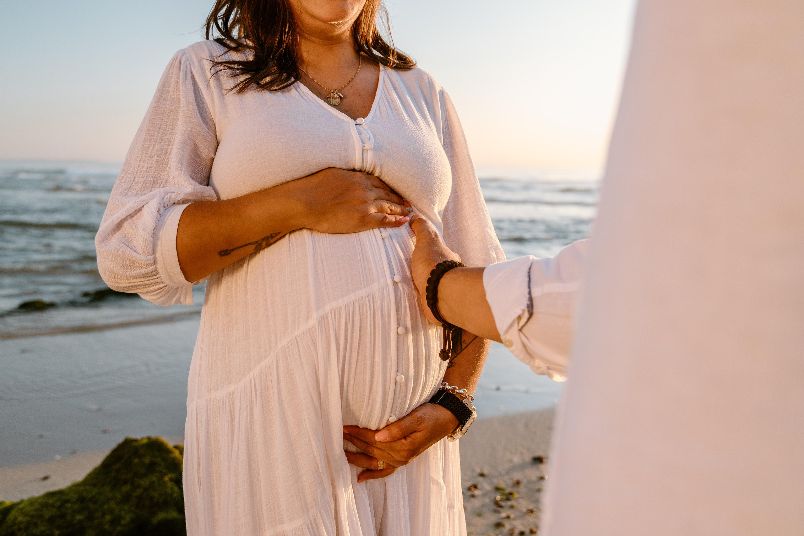 Sessão Maternidade na Praia de Paredes da Vitória. Luxury Wedding Photography & Cinematic Films | Portugal & Destination Weddings | Ricardo & Mary Pictures