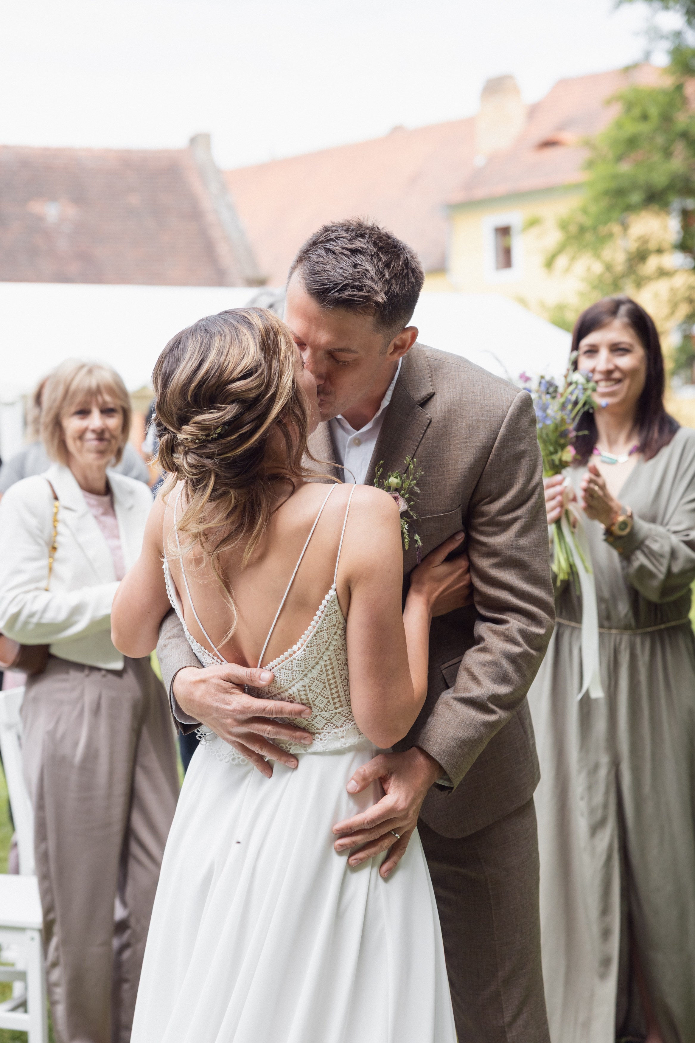 Bride and Groom Photoshoot. Lifestyle and Family Photographer in Pisek Oxana Telupilova