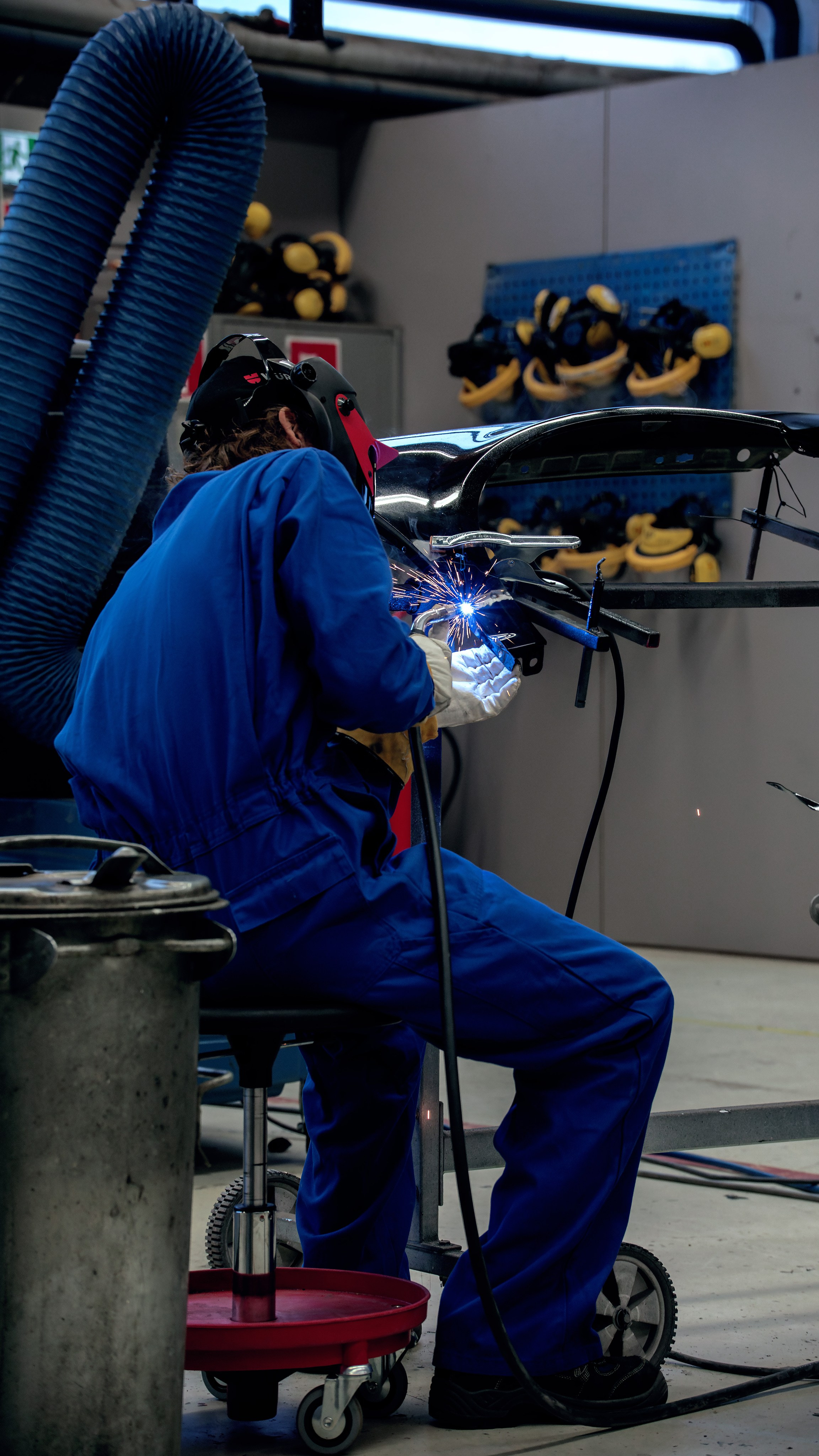 Autokorjaamo. Ekaterina Mansur, muotokuvafotografi Suomessa (Helsingissä ja Uudellam