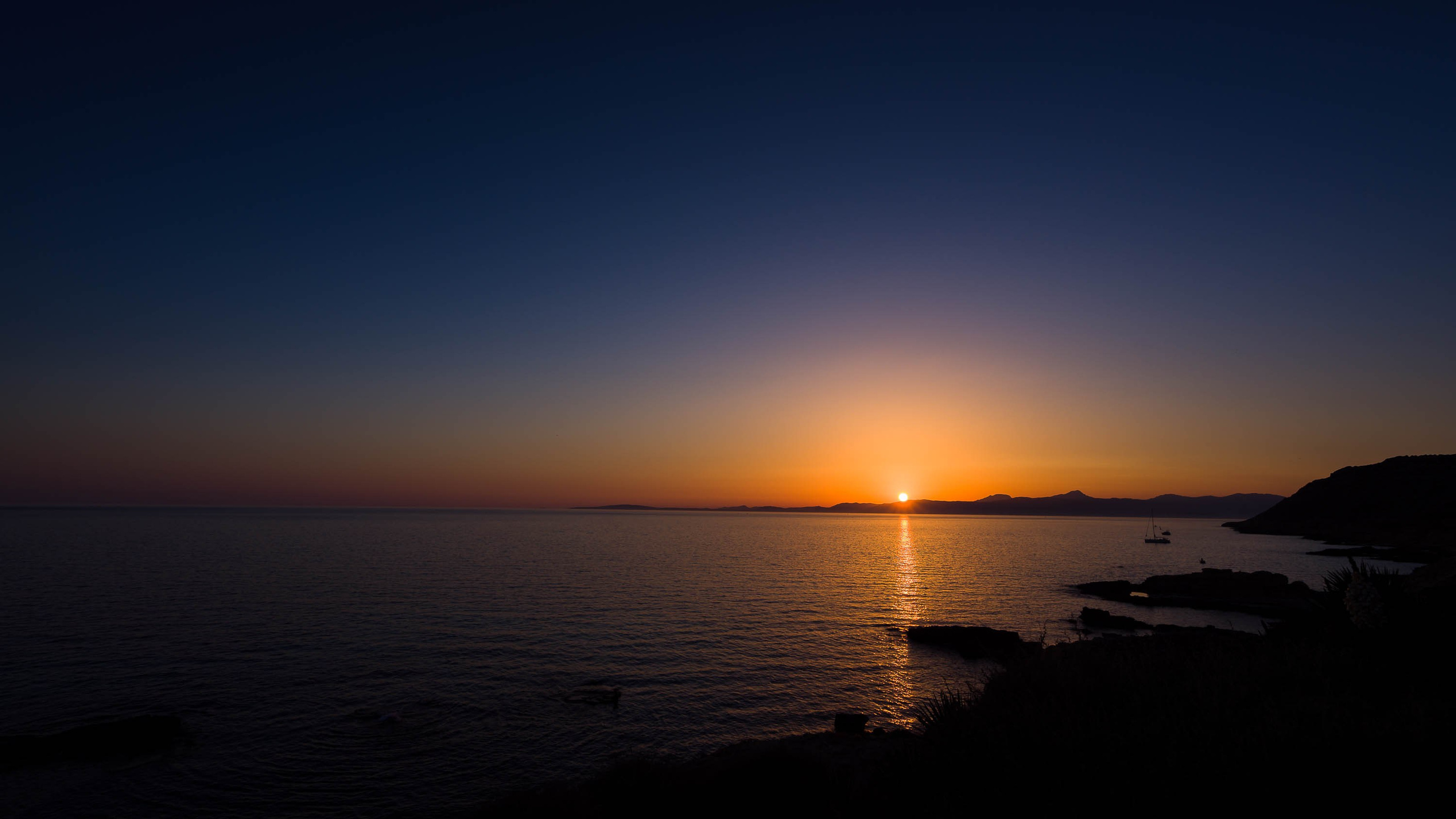 Wedding in Mallorca at Mhares Beach Club. Mallorca Wedding, Corporate & Social Photographer