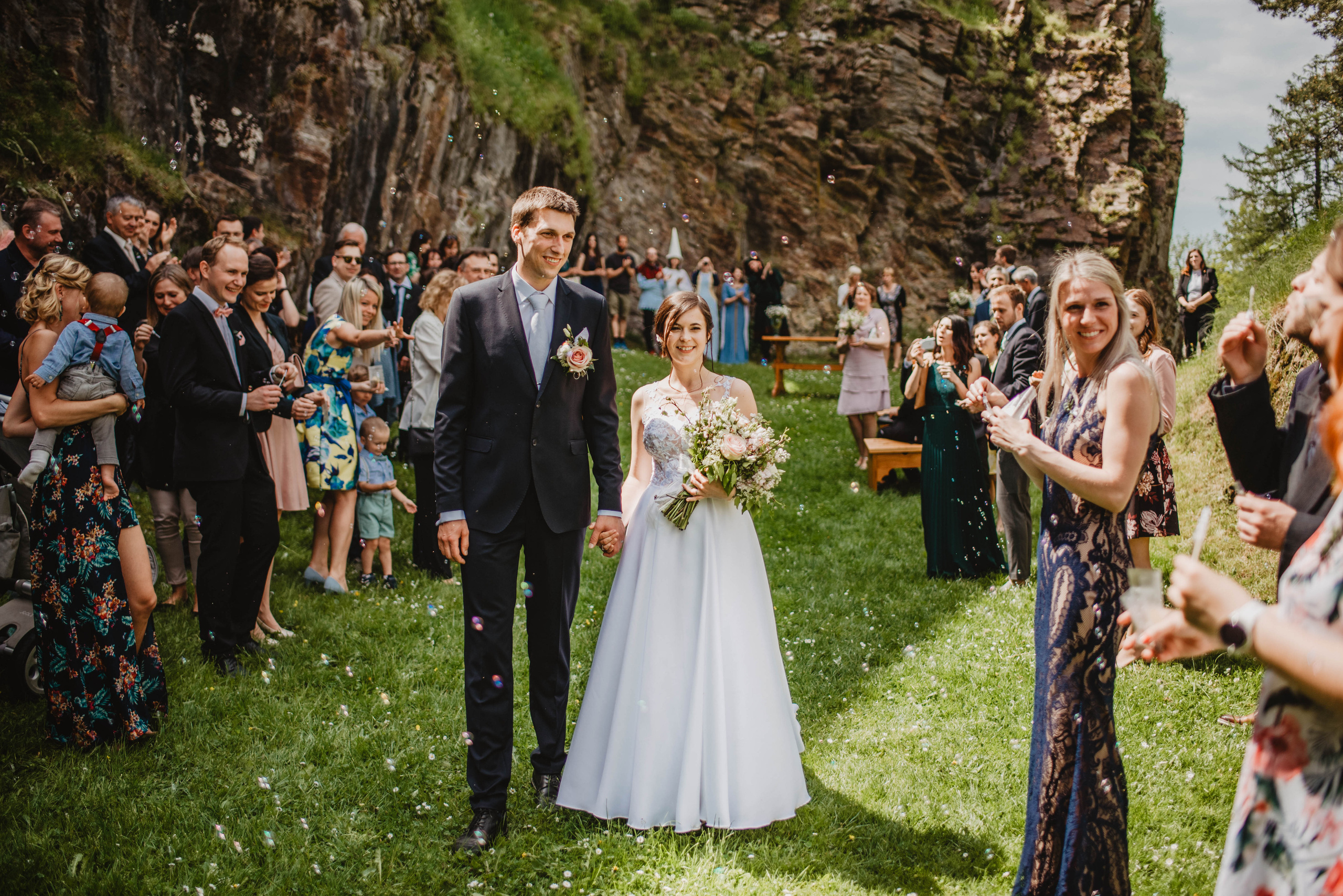 Svatba na hradě na Šumavě. Šumava. Velhartice. Lifestyle, wedding and family photographer