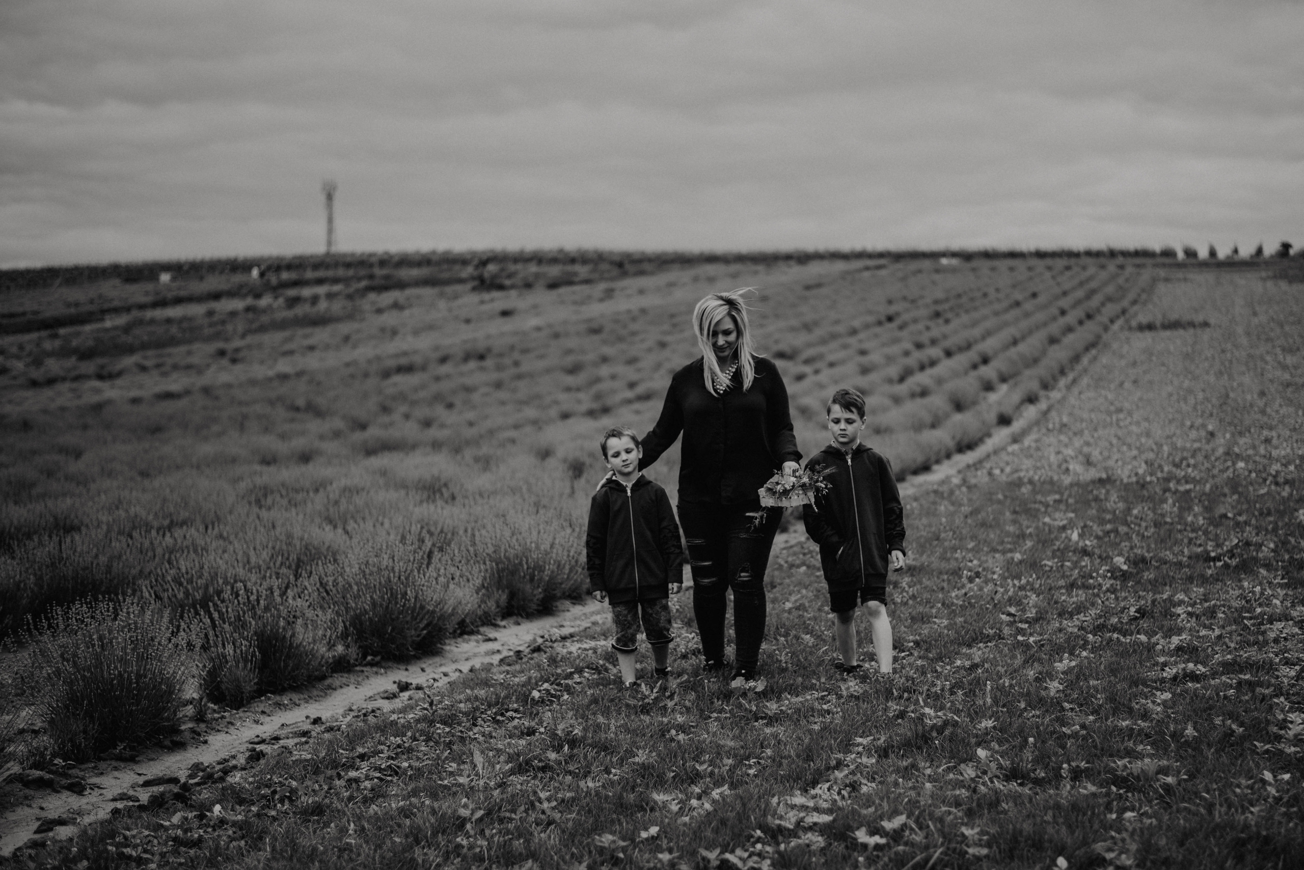 Eva, Theo, Chriss. Lifestyle, wedding and family photographer