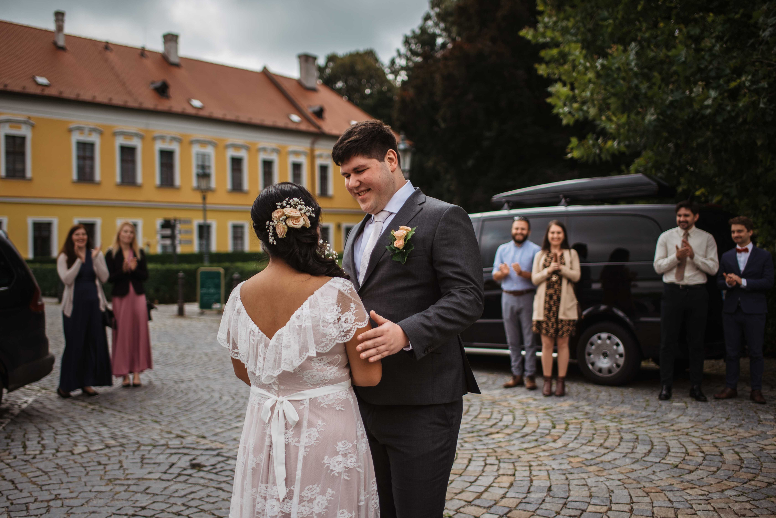 Svatba v centru Brna na Zelném trhu. Lifestyle, wedding and family photographer
