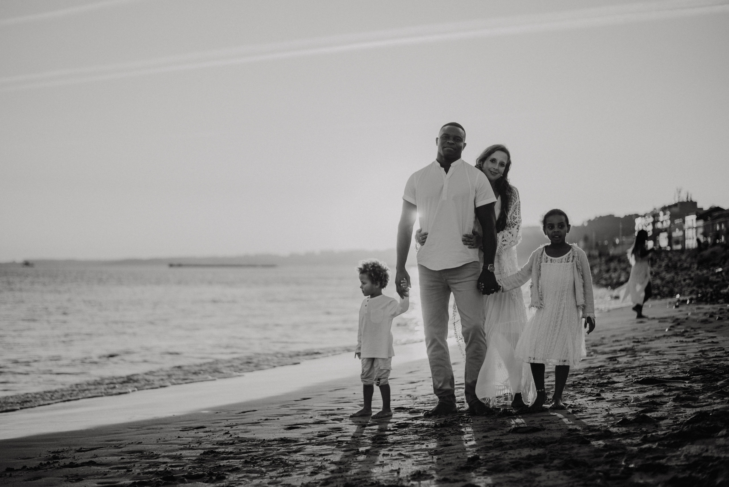 Family photographer based in Lisbon. Lifestyle, wedding and family photographer