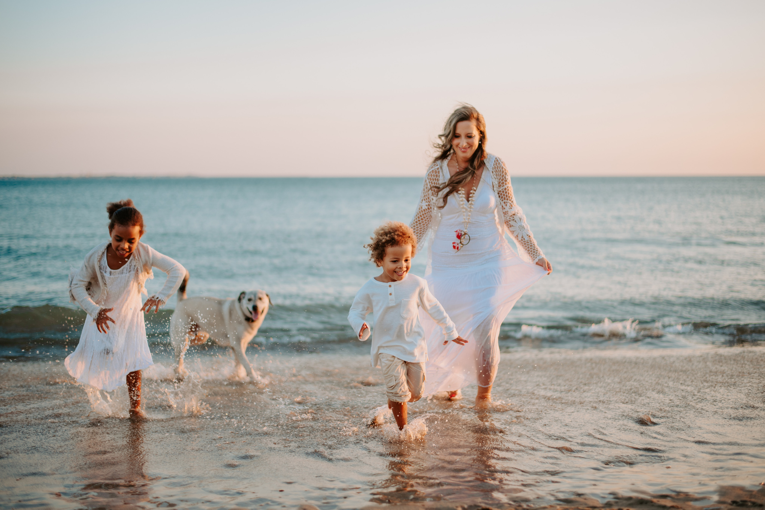 Family photographer based in Lisbon. Lifestyle, wedding and family photographer