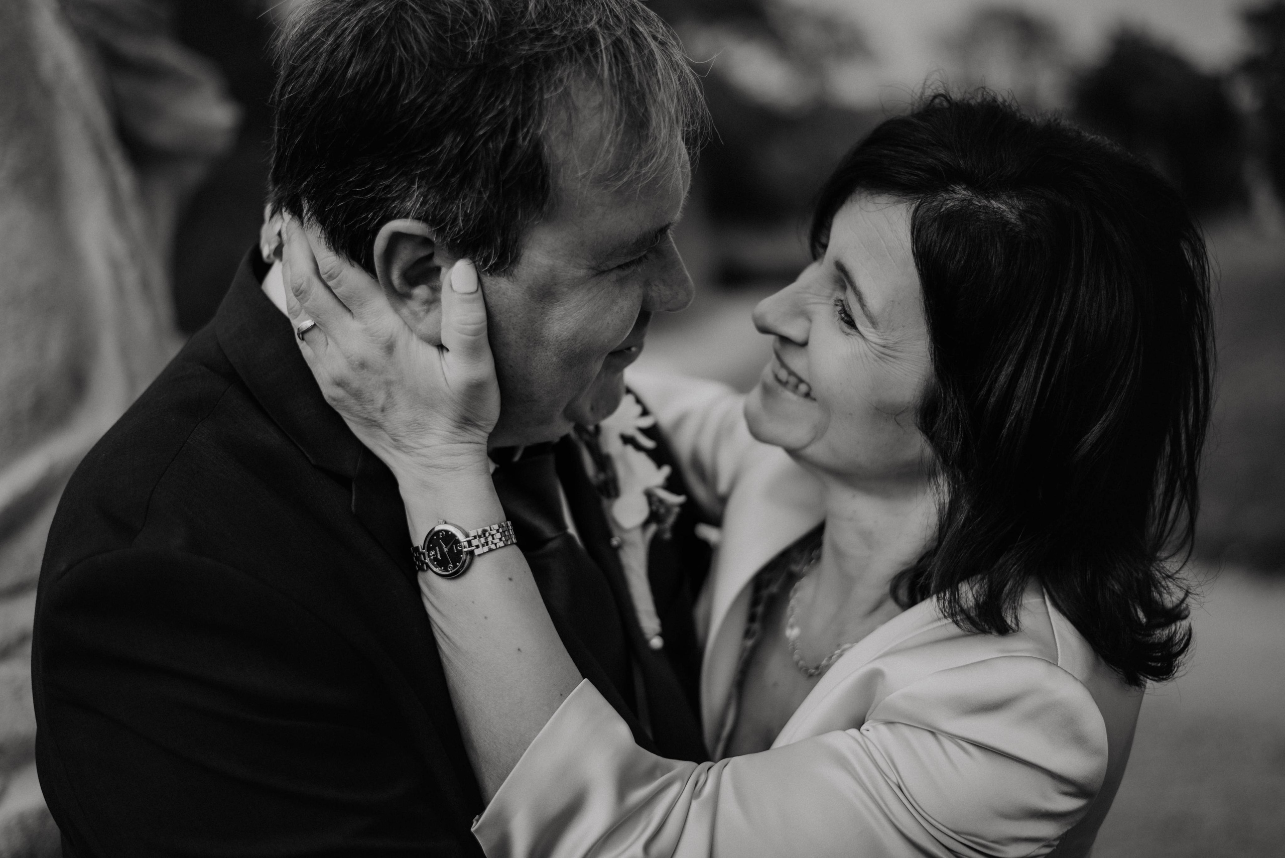 Svatba na zámku ve Slavkově u Brna. Lifestyle, wedding and family photographer