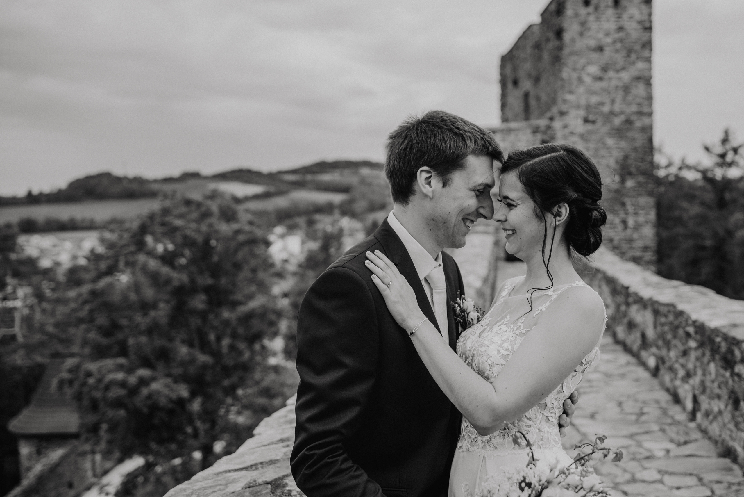 Svatba na hradě na Šumavě. Šumava. Velhartice. Lifestyle, wedding and family photographer