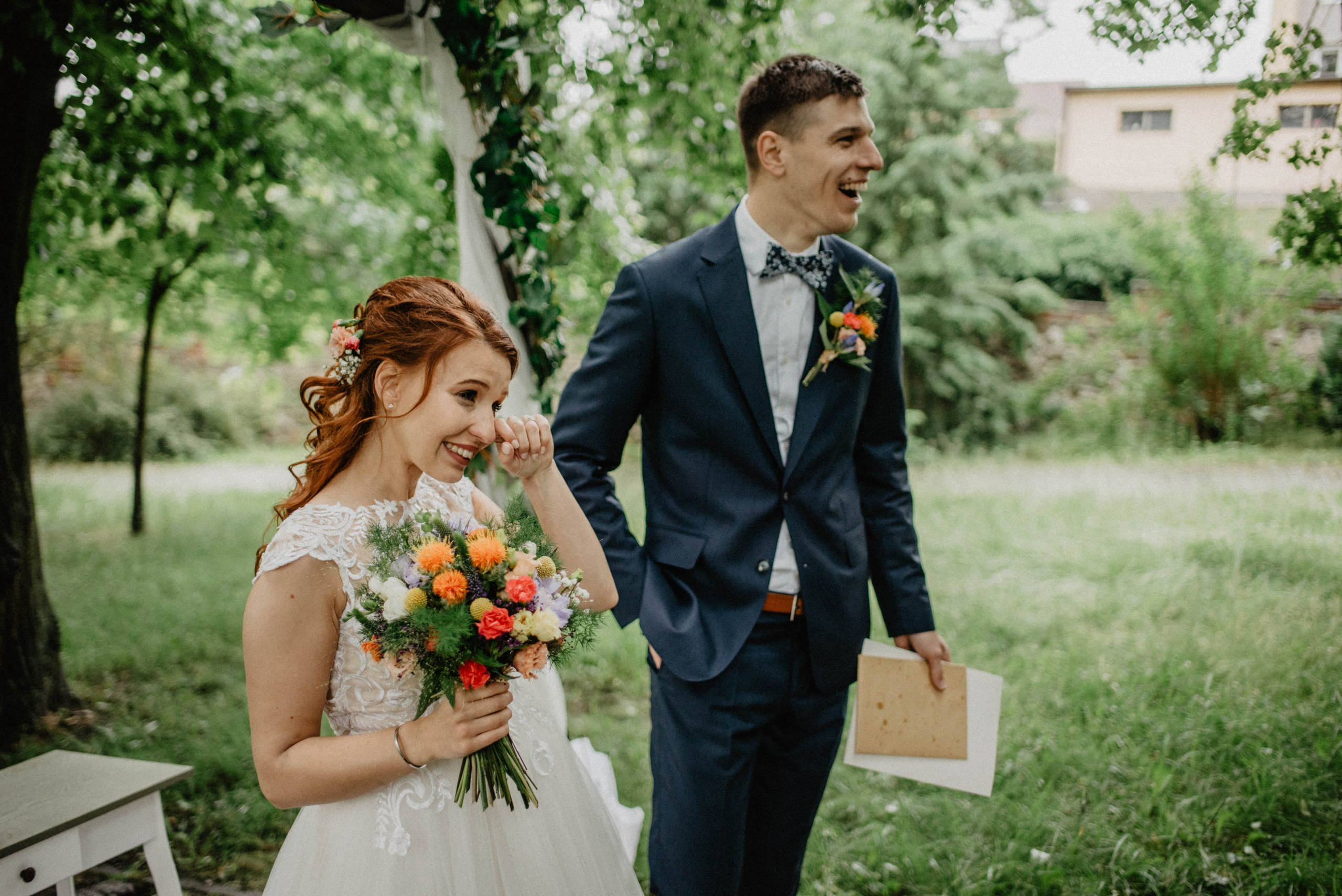 Svatba v Táboře v parku. Lifestyle, wedding and family photographer