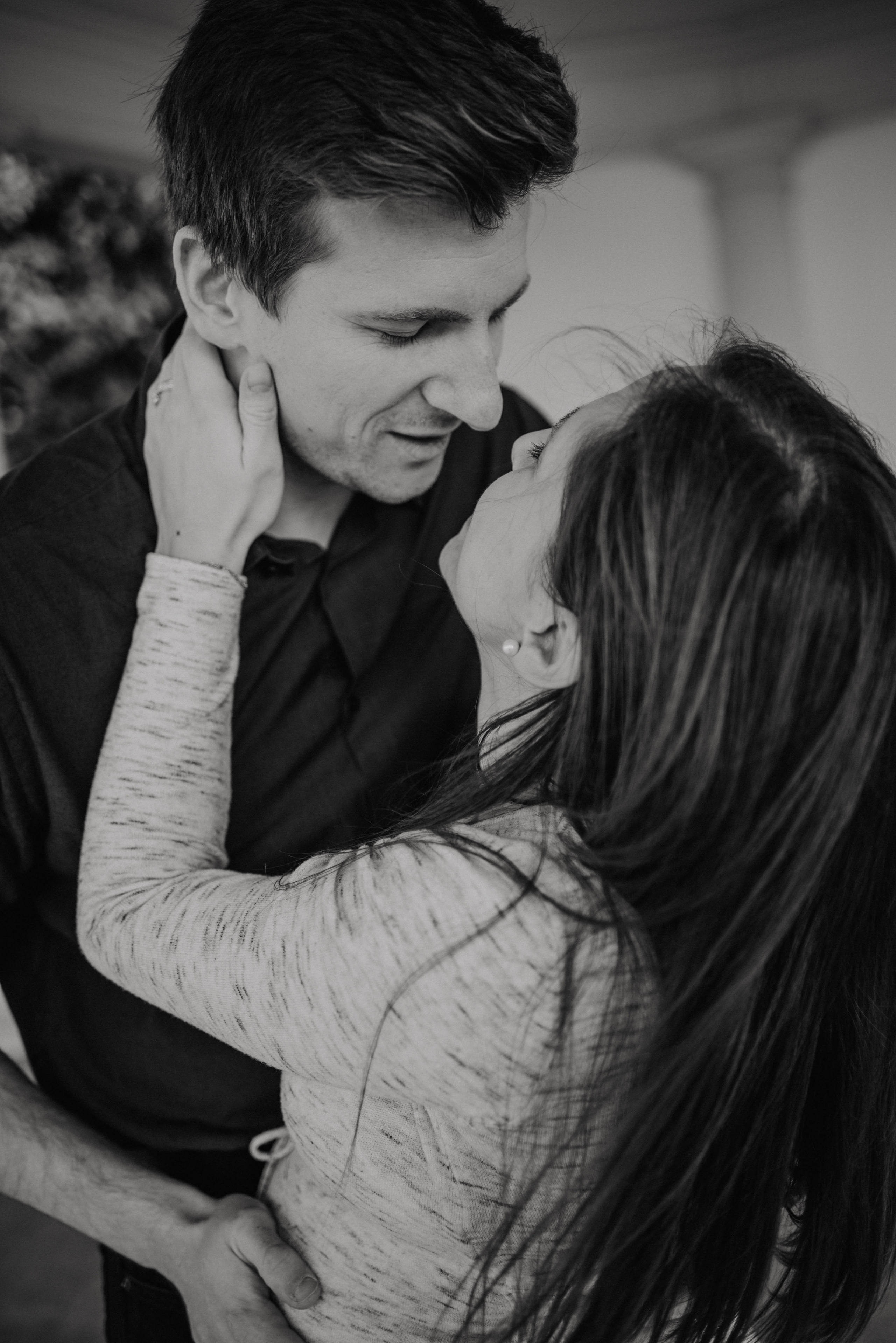 Veronika Jirková Couple in love during spring pregnancy photoshoot. Lifestyle, wedding and family photographer